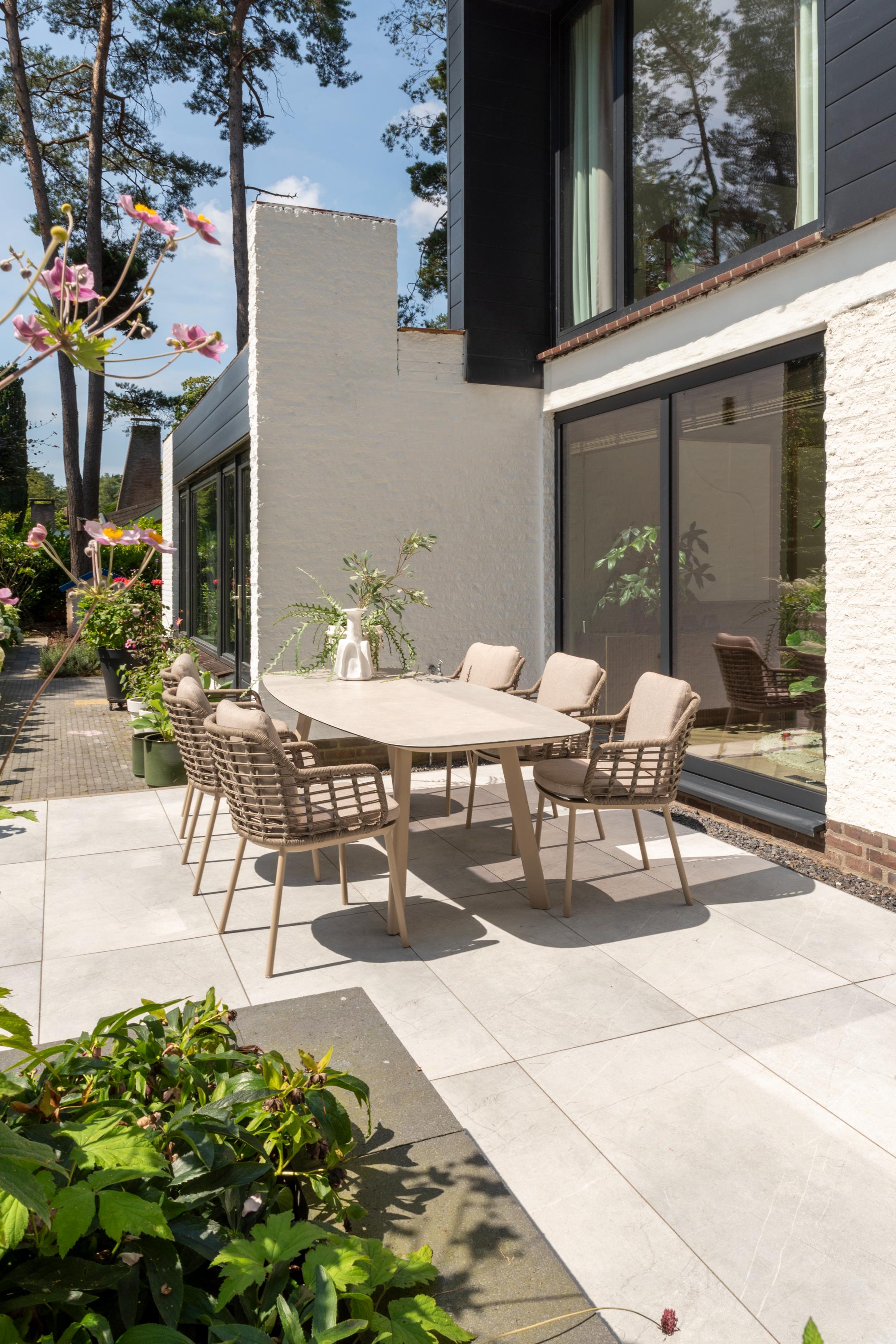 4 Seasons Outdoor Puglia dining set with Manolo Latte table 240 cm