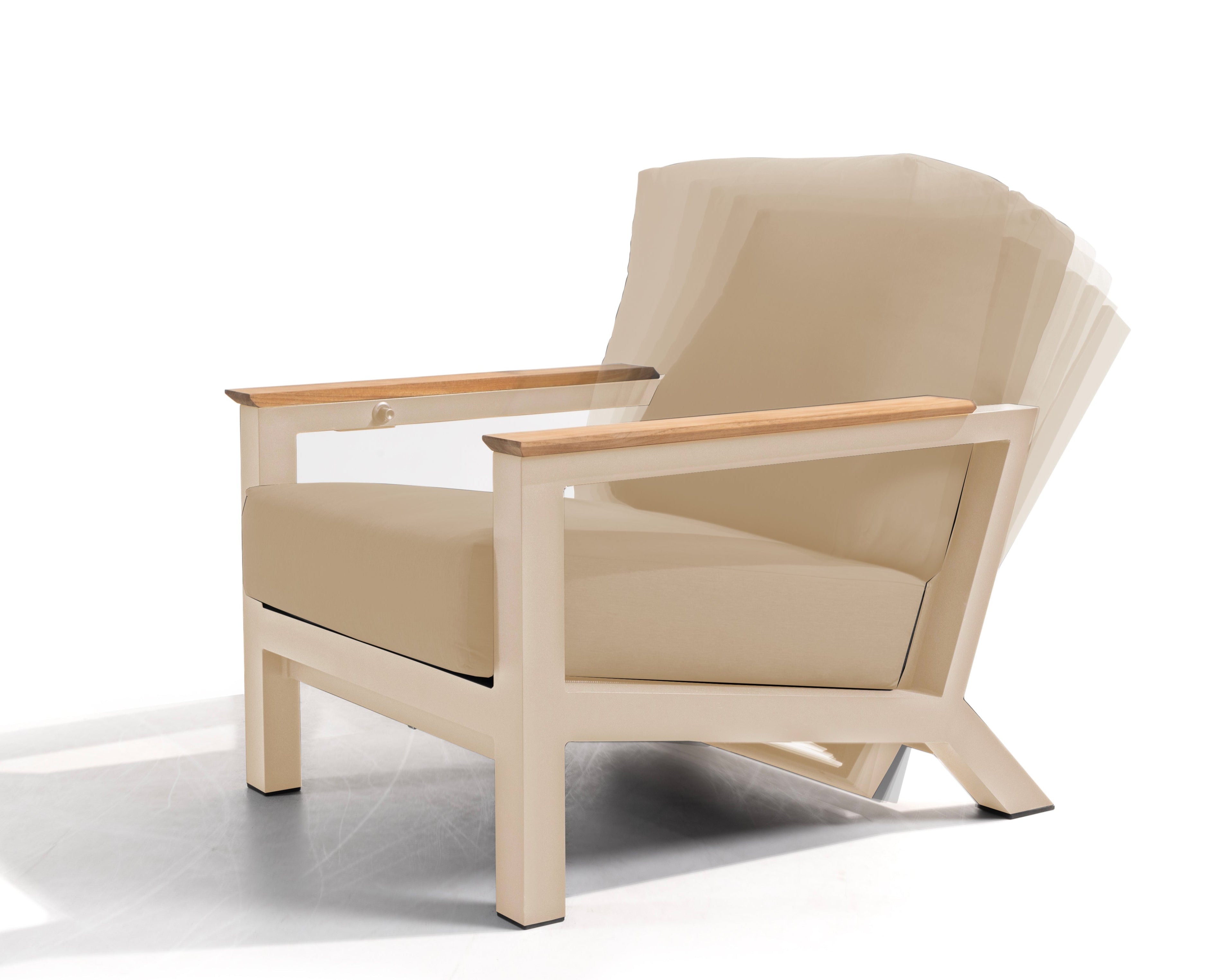 4 Seasons Outdoor Capitol Recliner With 2 Cushions