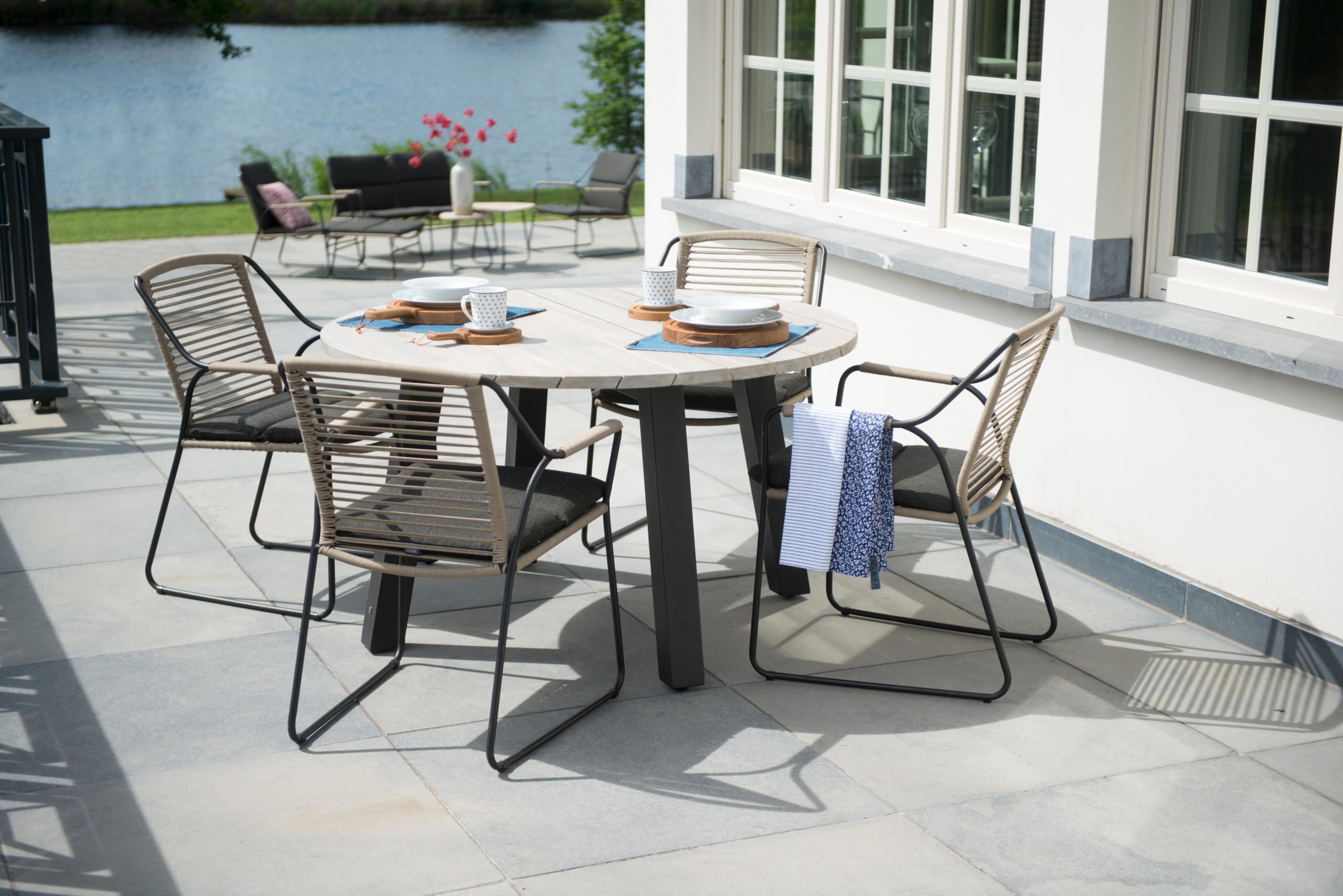 4 Seasons Outdoor Scandic 4 Seat Dining With Derby 130cm Table