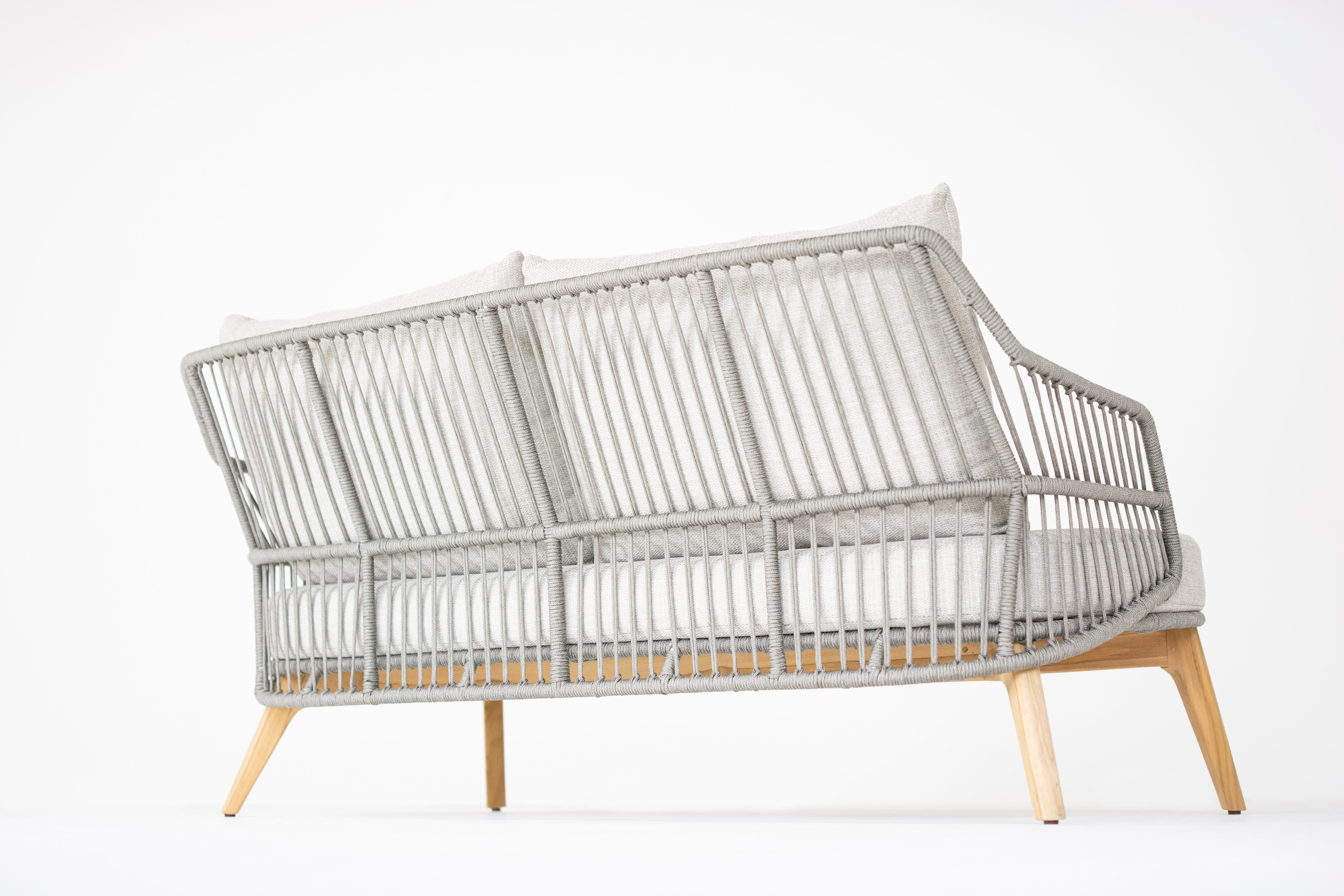 4 Seasons Outdoor Sempre Living Bench 2.5 Seaters Teak Silver Grey With 3 Cushions