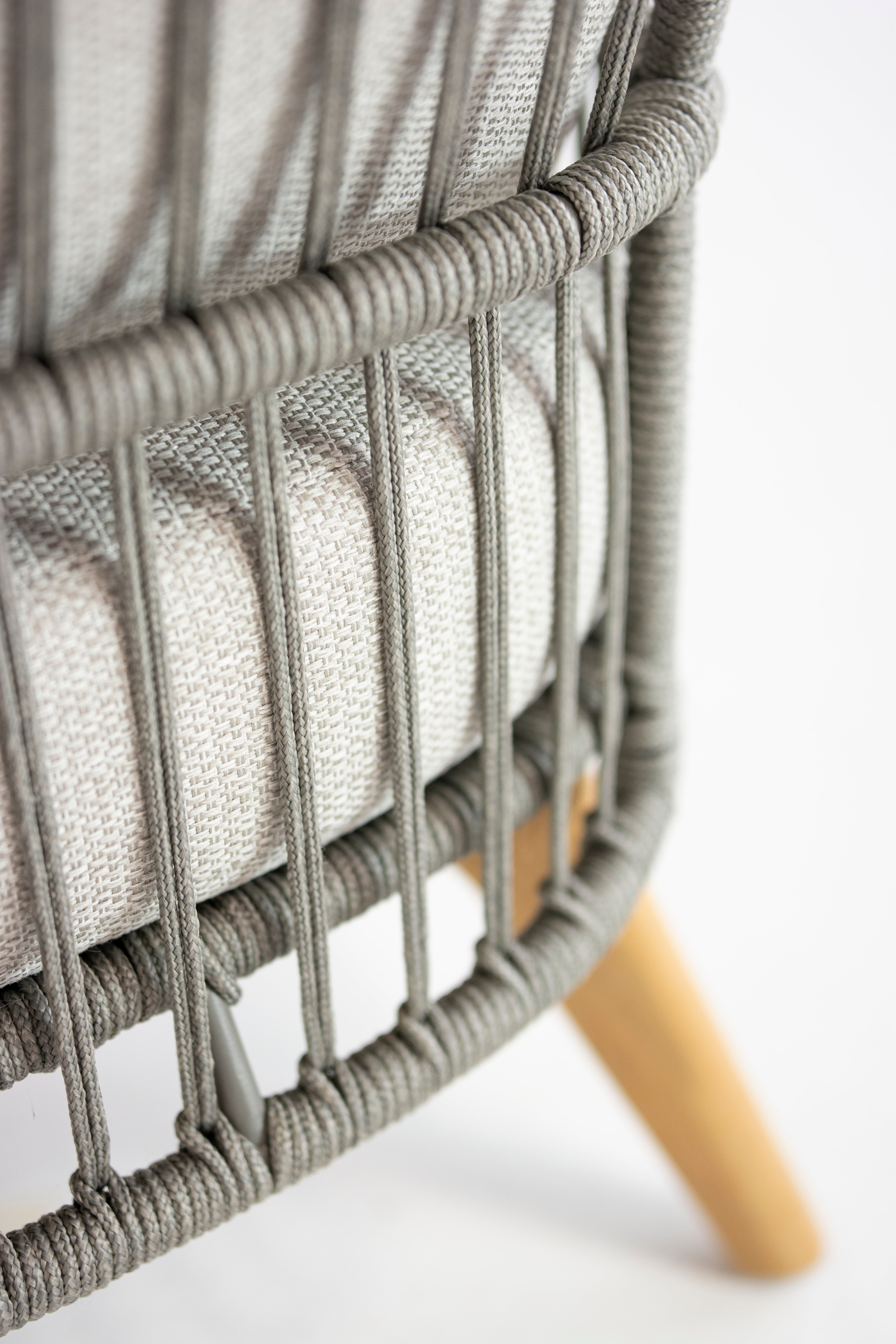 4 Seasons Outdoor Sempre Living Chair Teak Silver Grey With 2 Cushions