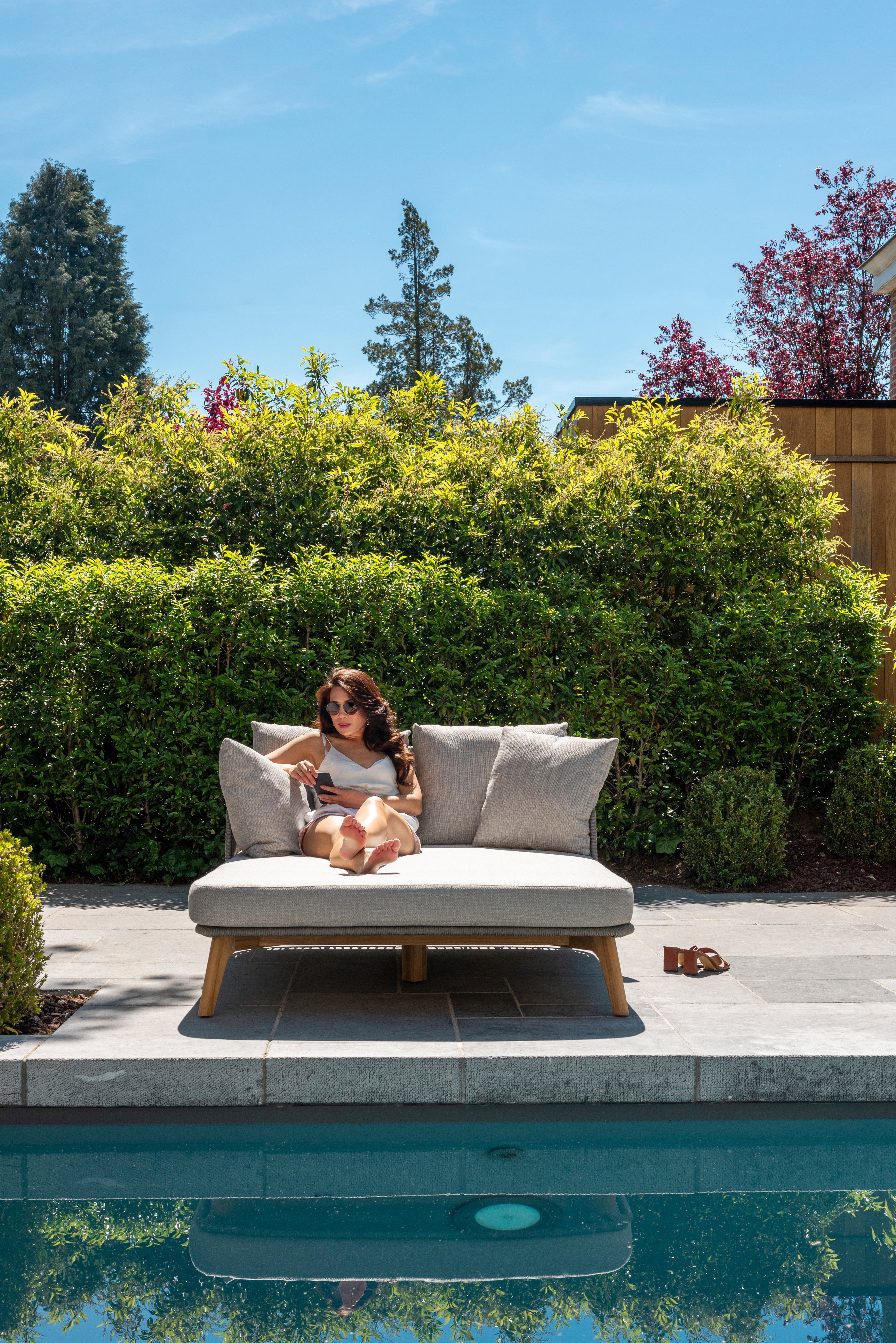 4 Seasons Outdoor Sempre Daybed Teak Silver Grey With 5 Cushions