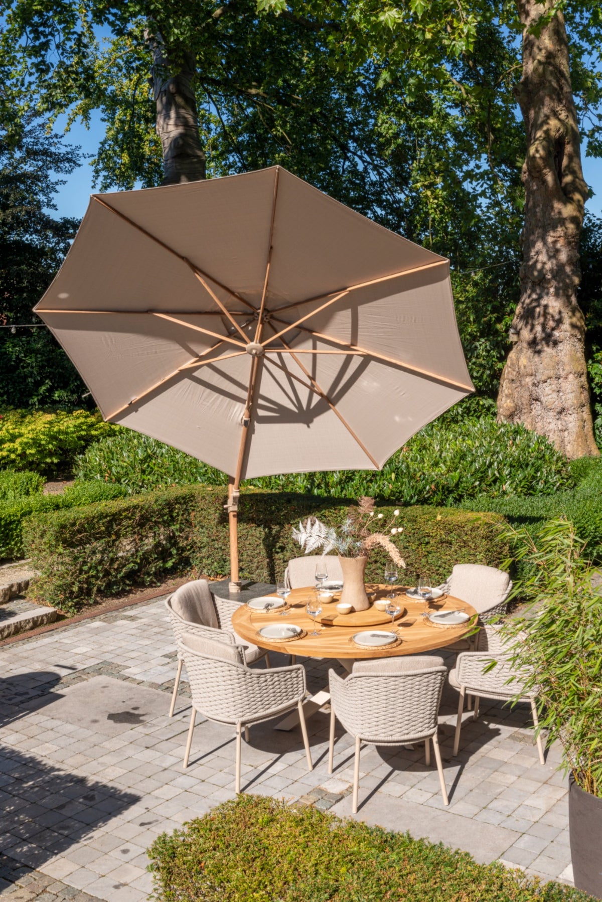 Siesta parasol 350cm Woodlook - Linnen sand and Eros dining set with Prado table _01