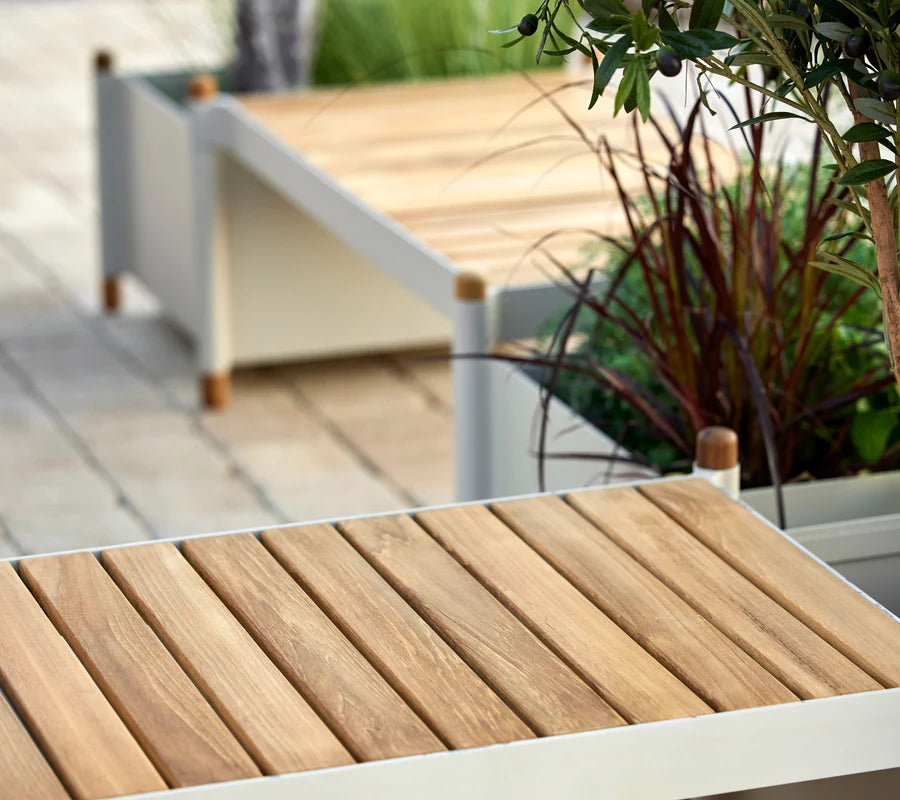 Cane-line Sticks bench with 2 planters