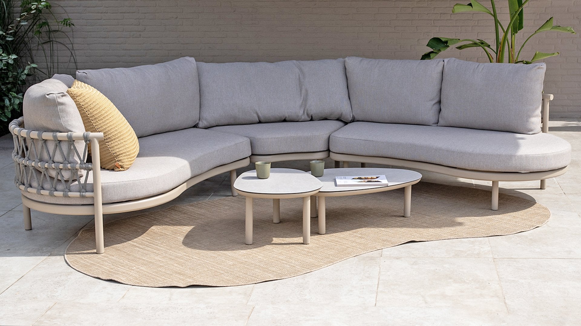 4 Seasons Outdoor Eva Lounge with Monroe Coffee Tables