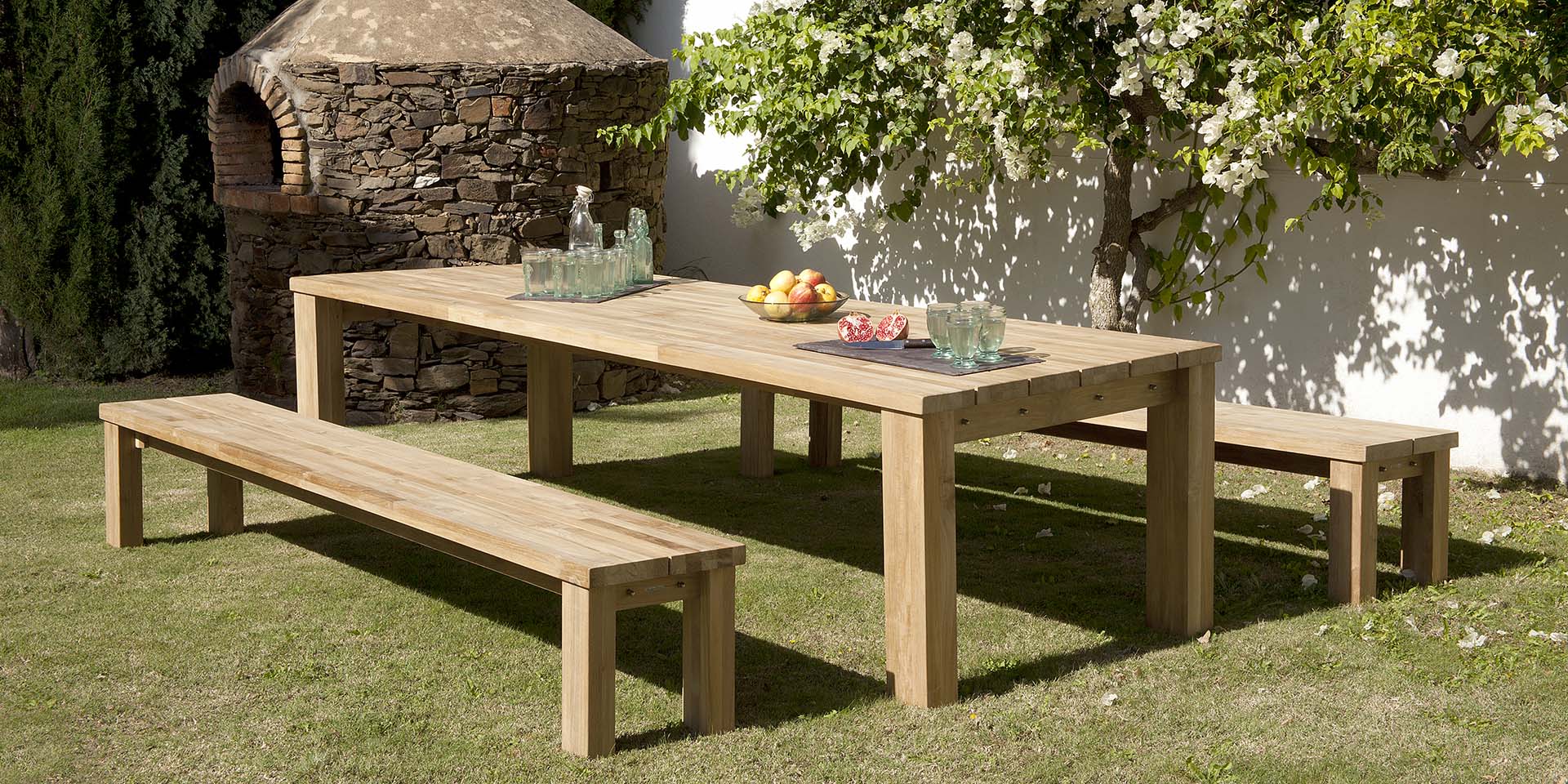 Barlow Tyrie Titan Bench 260