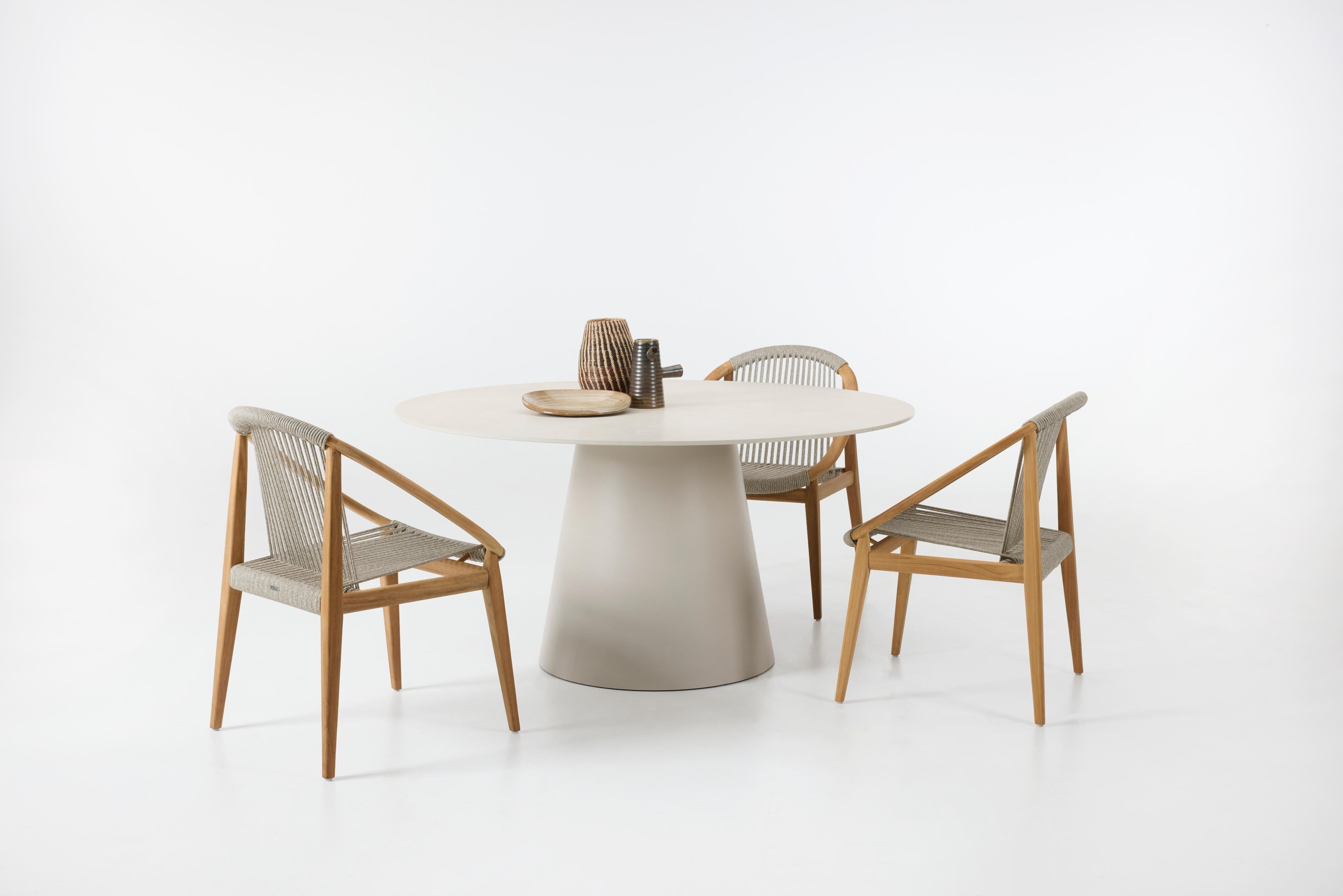 Vincent Sheppard Sandro Round Dining Table