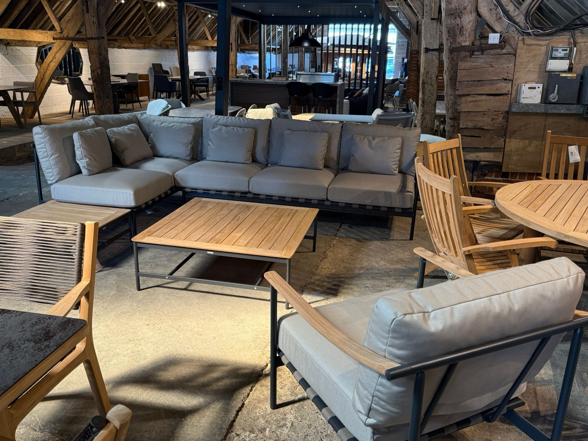 Barlow Tyrie 55% DISCOUNT | Around Ex Display Lounge Set