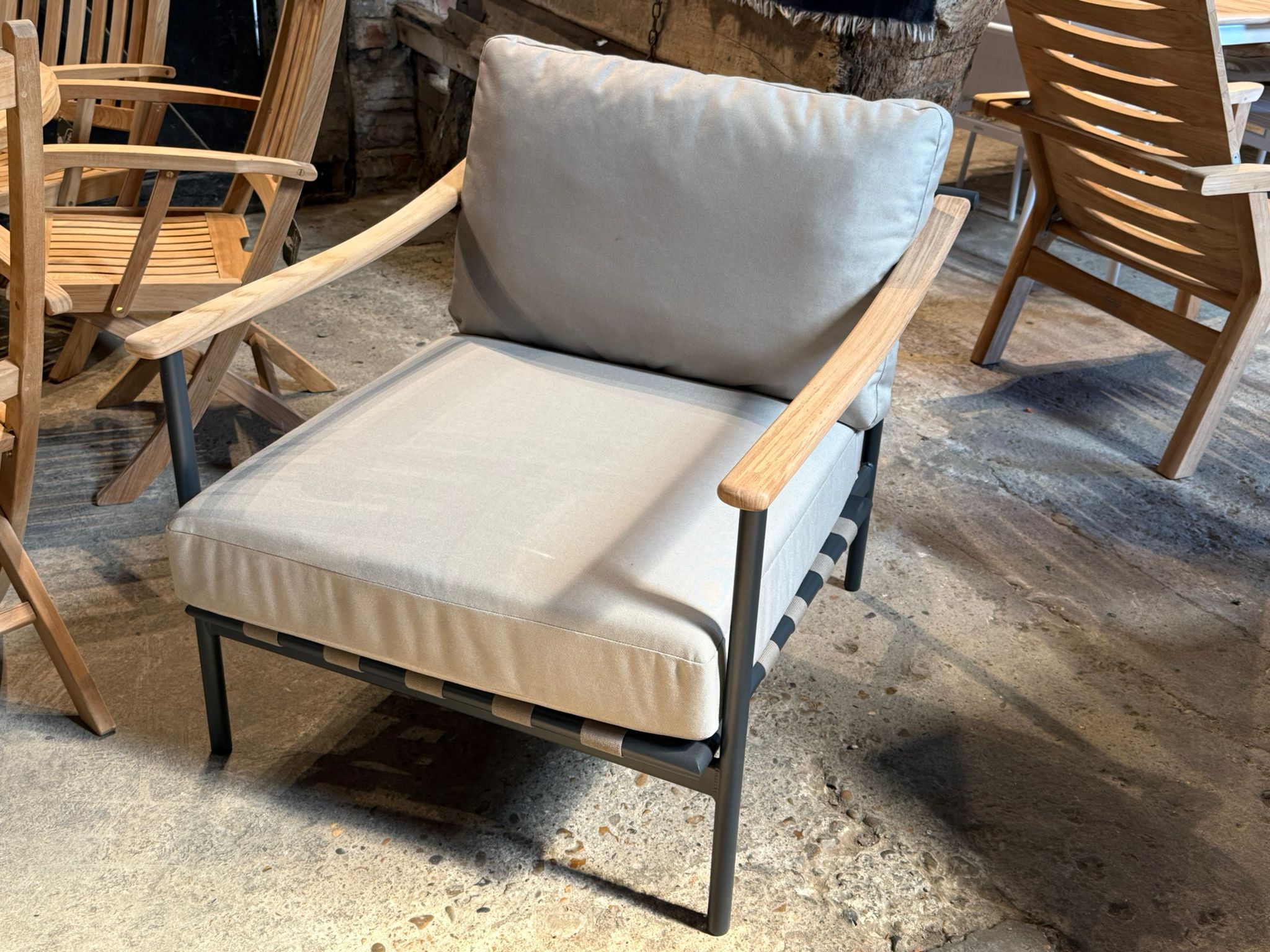 Barlow Tyrie 55% DISCOUNT | Around Ex Display Lounge Set