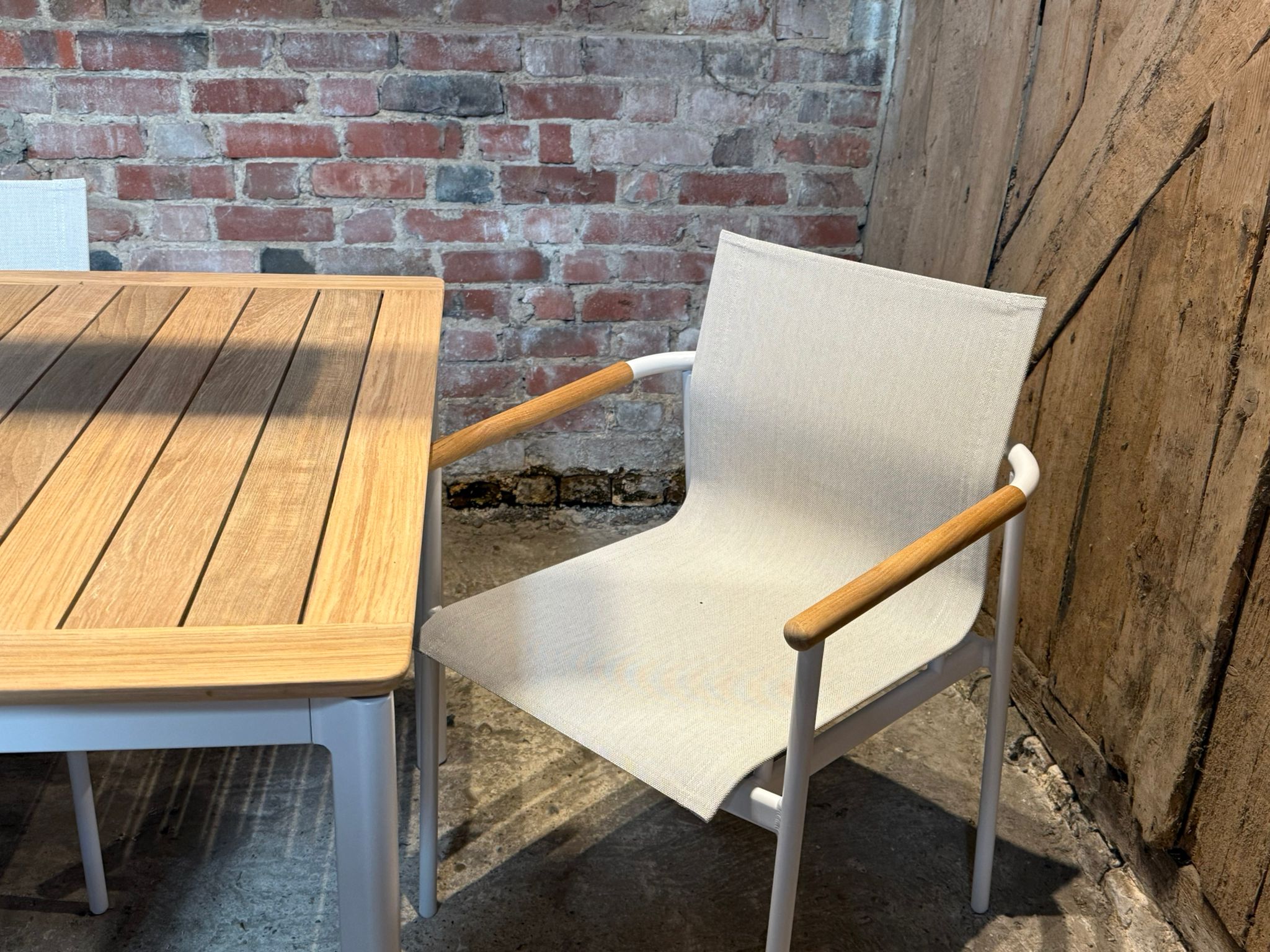 Barlow Tyrie Ex Display Around 6 Seating Dining Set