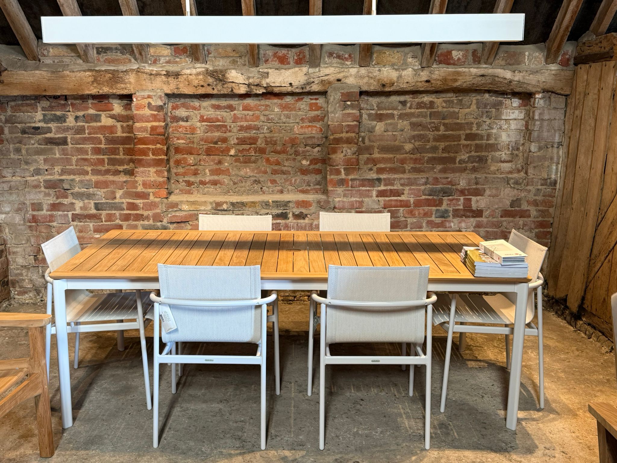 Barlow Tyrie Ex Display Around 6 Seating Dining Set