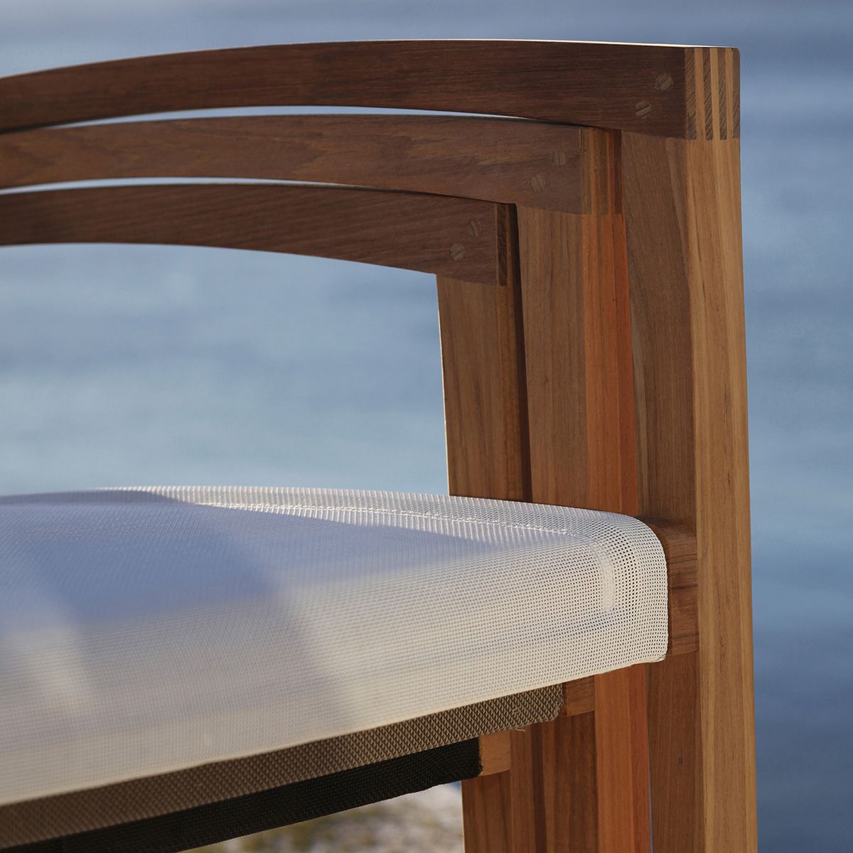 Xqi Reclinable Lounger In Teak With Batyline White