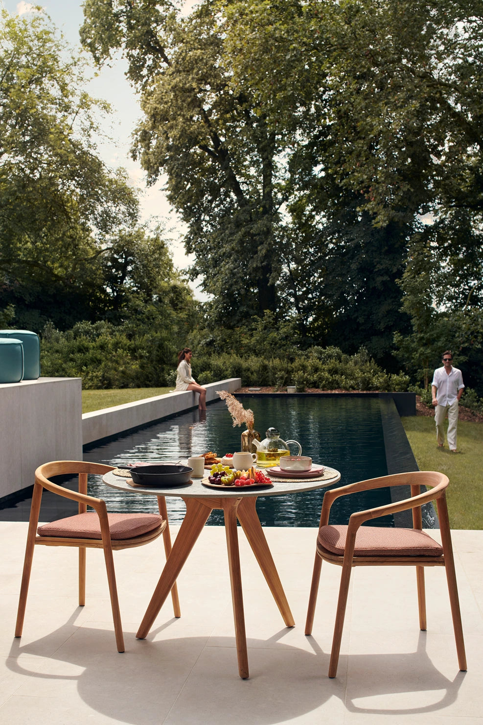 Manutti Torsa Dining Table Round Ø148 × 73h cm