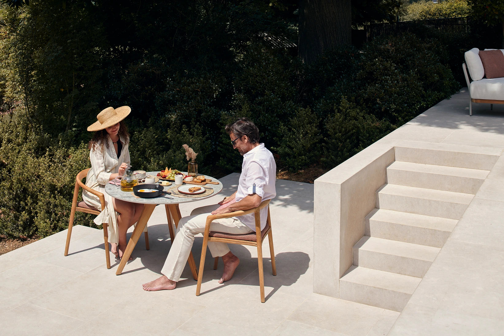 Manutti Torsa Dining Table Round Ø148 × 73h cm