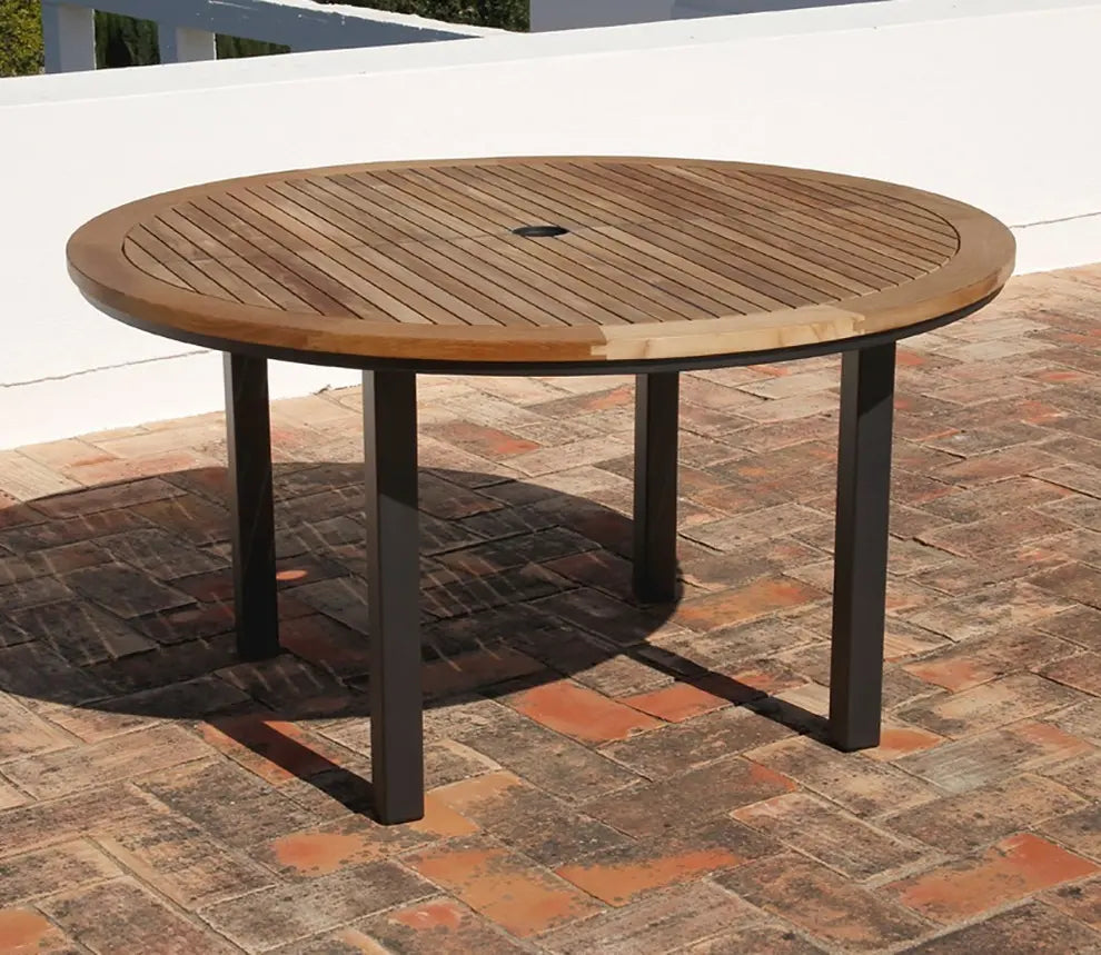 Barlow Tyrie Aura Dining Table 140 Circular