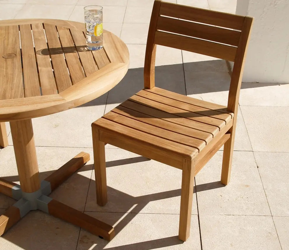 Barlow Tyrie Bermuda Pedestal Table 90 Circular