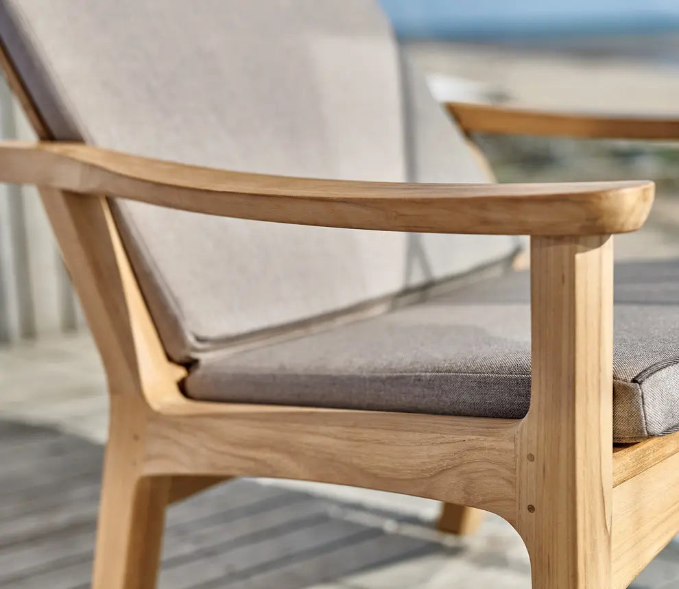 Barlow Tyrie Monterey Deep Seating Armchair – Solid Teak Seat
