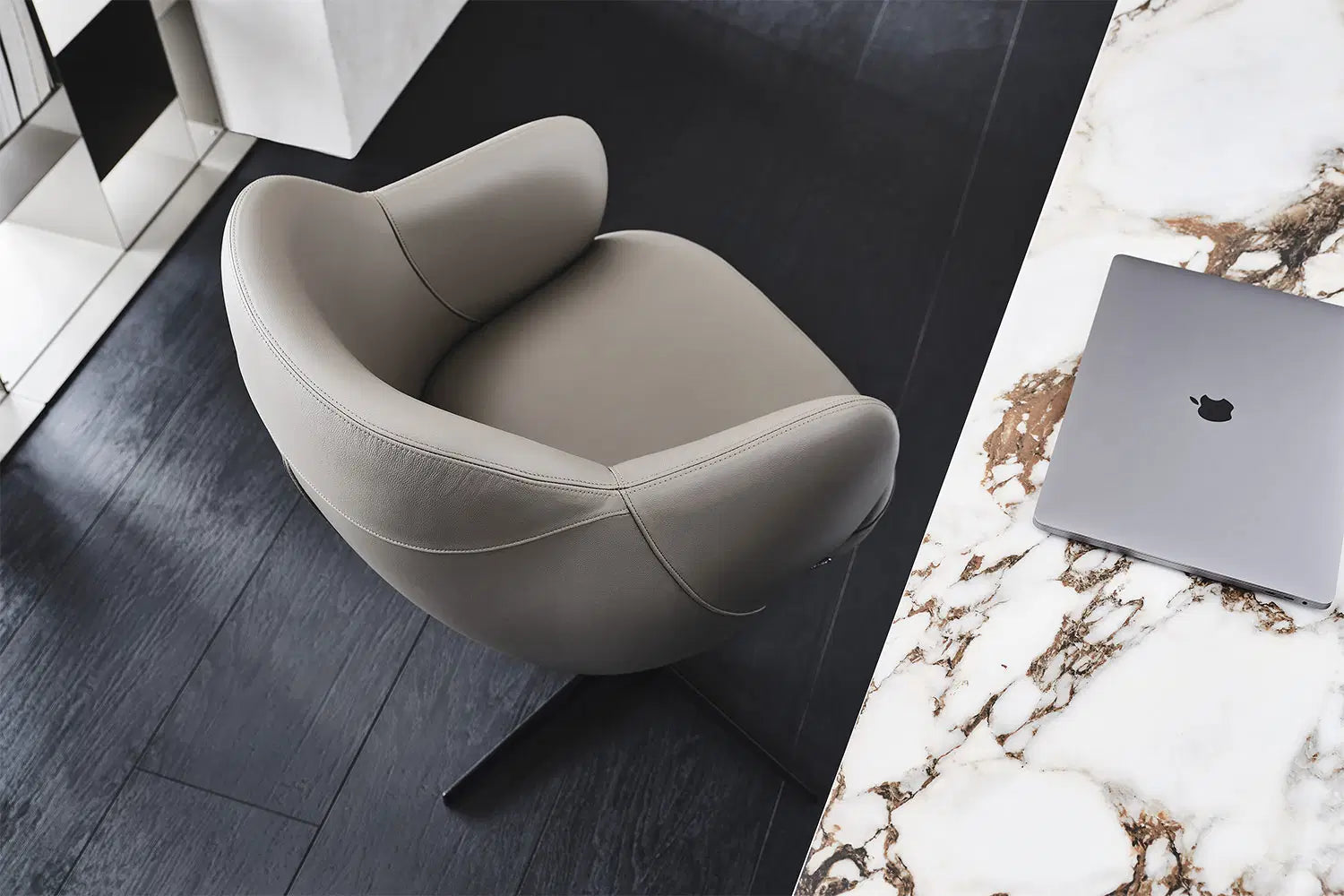 Cattelan Italia Bombè X Swivel Dining Armchair – Soft Leather & Glove Soft Leather