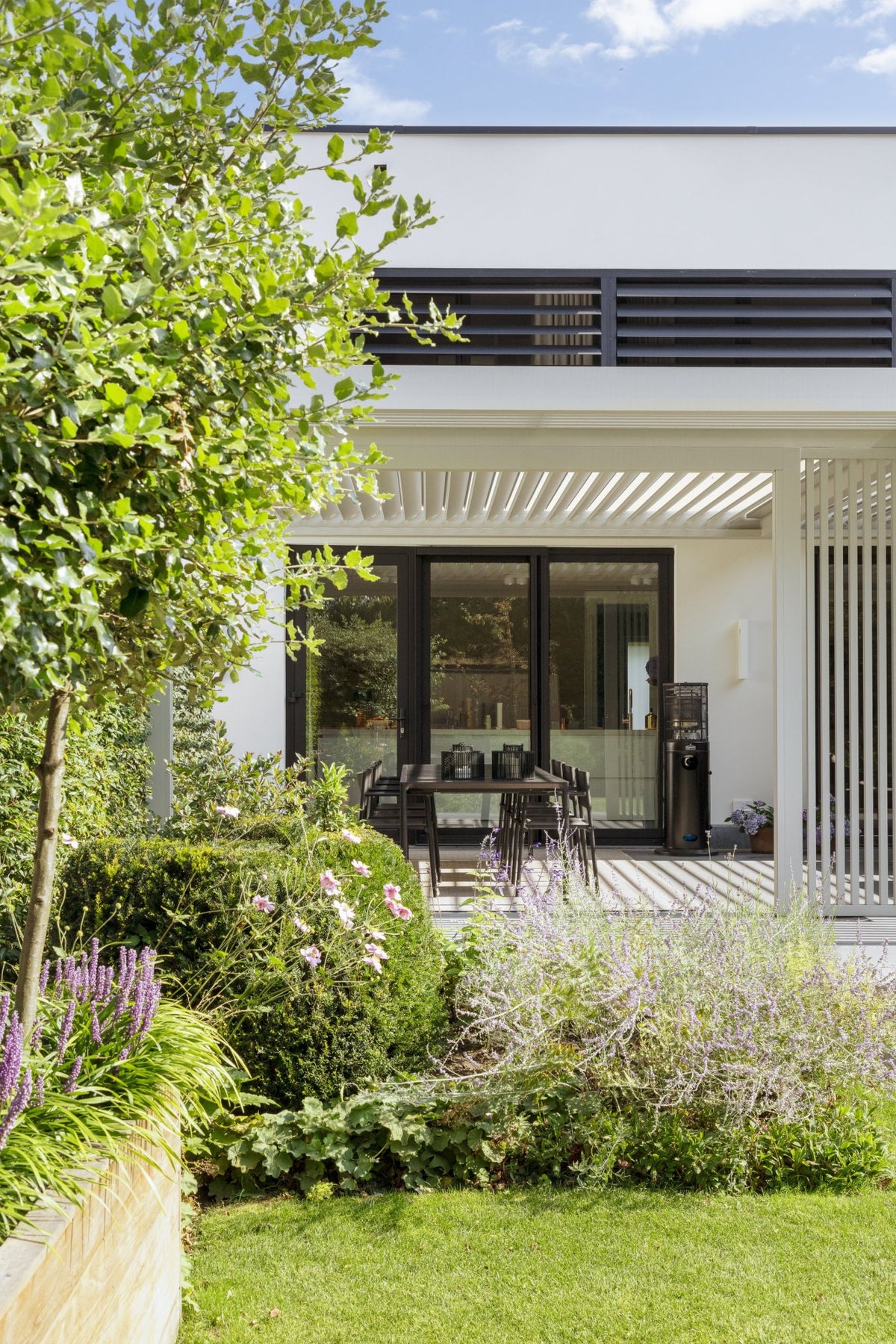 Bright Summer Terrace Umbris Pergola – project photograph 05