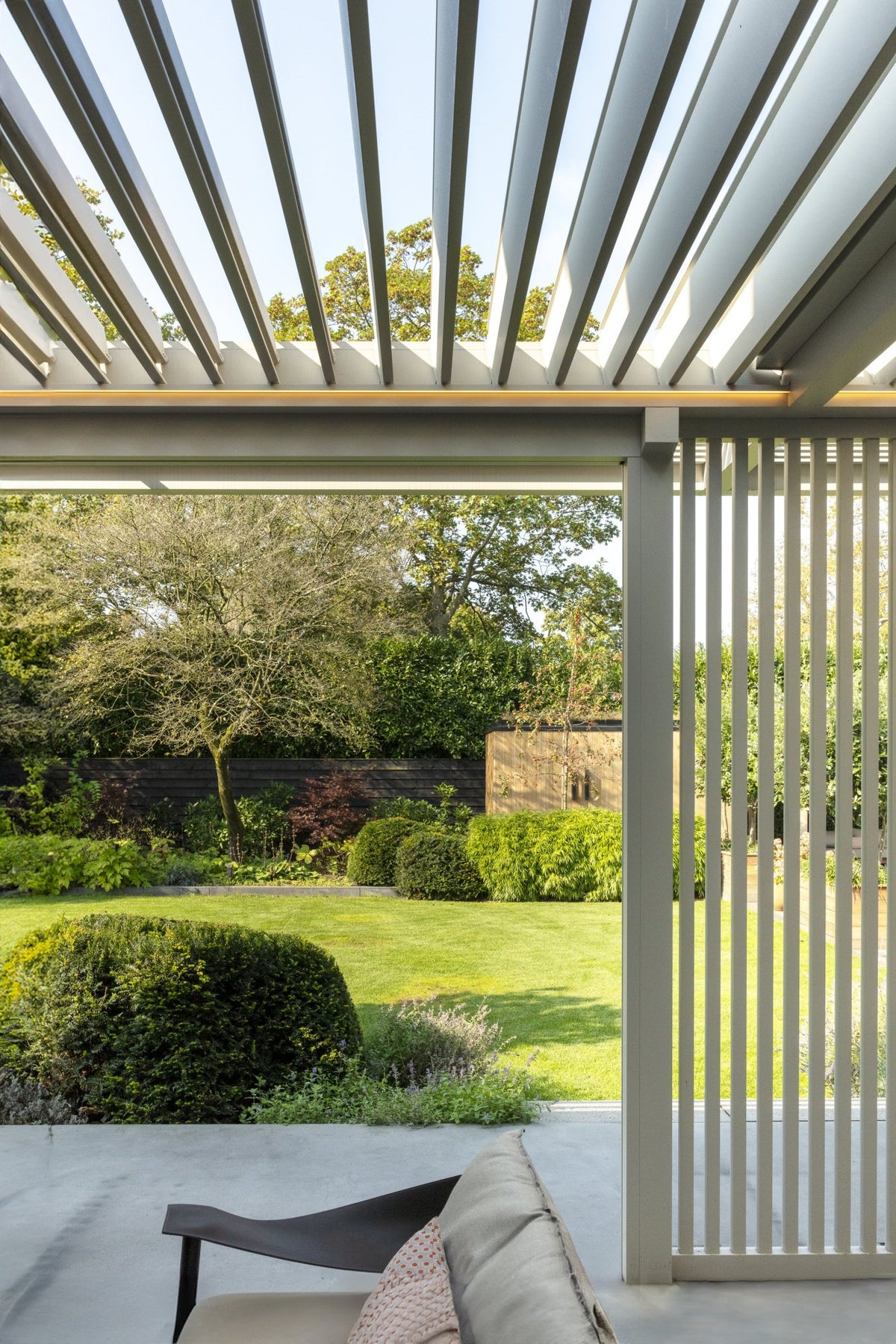 Bright Summer Terrace Umbris Pergola – project photograph 06