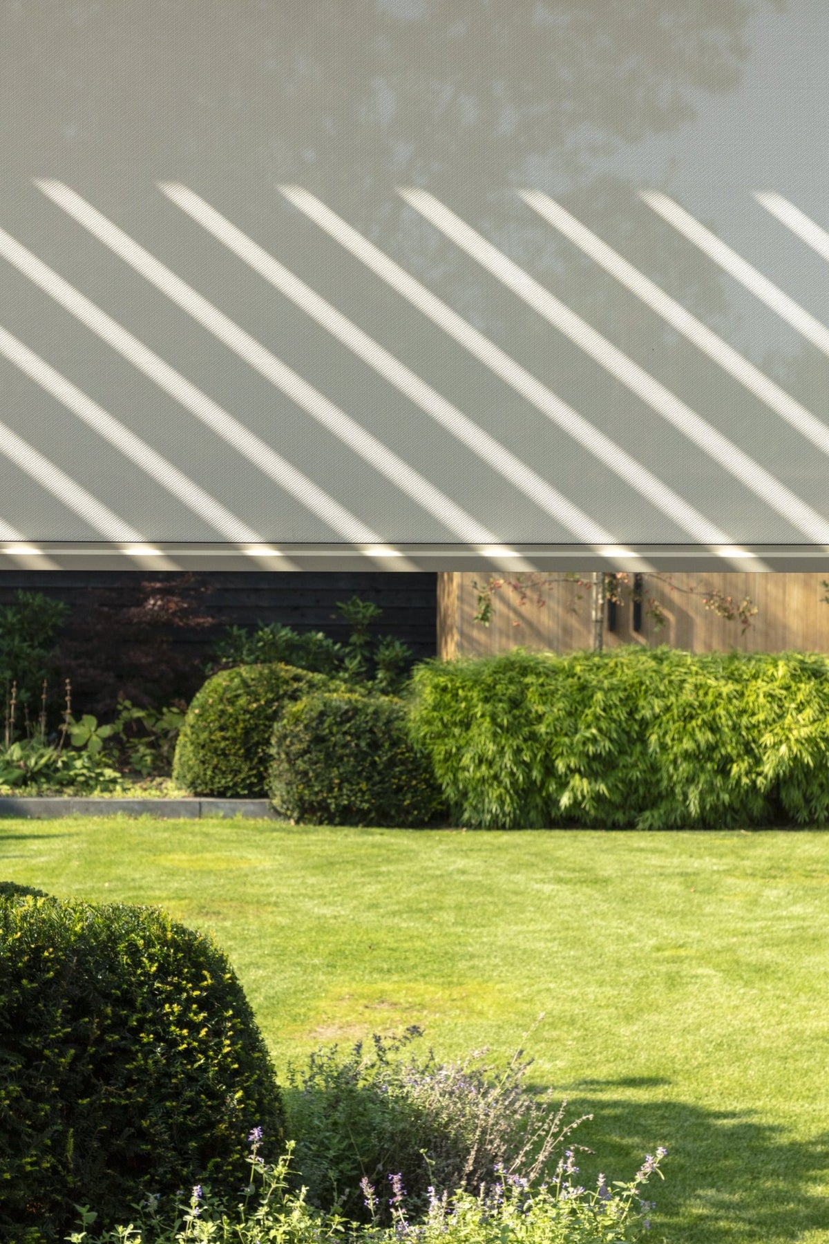 Bright Summer Terrace Umbris Pergola – project photograph 10
