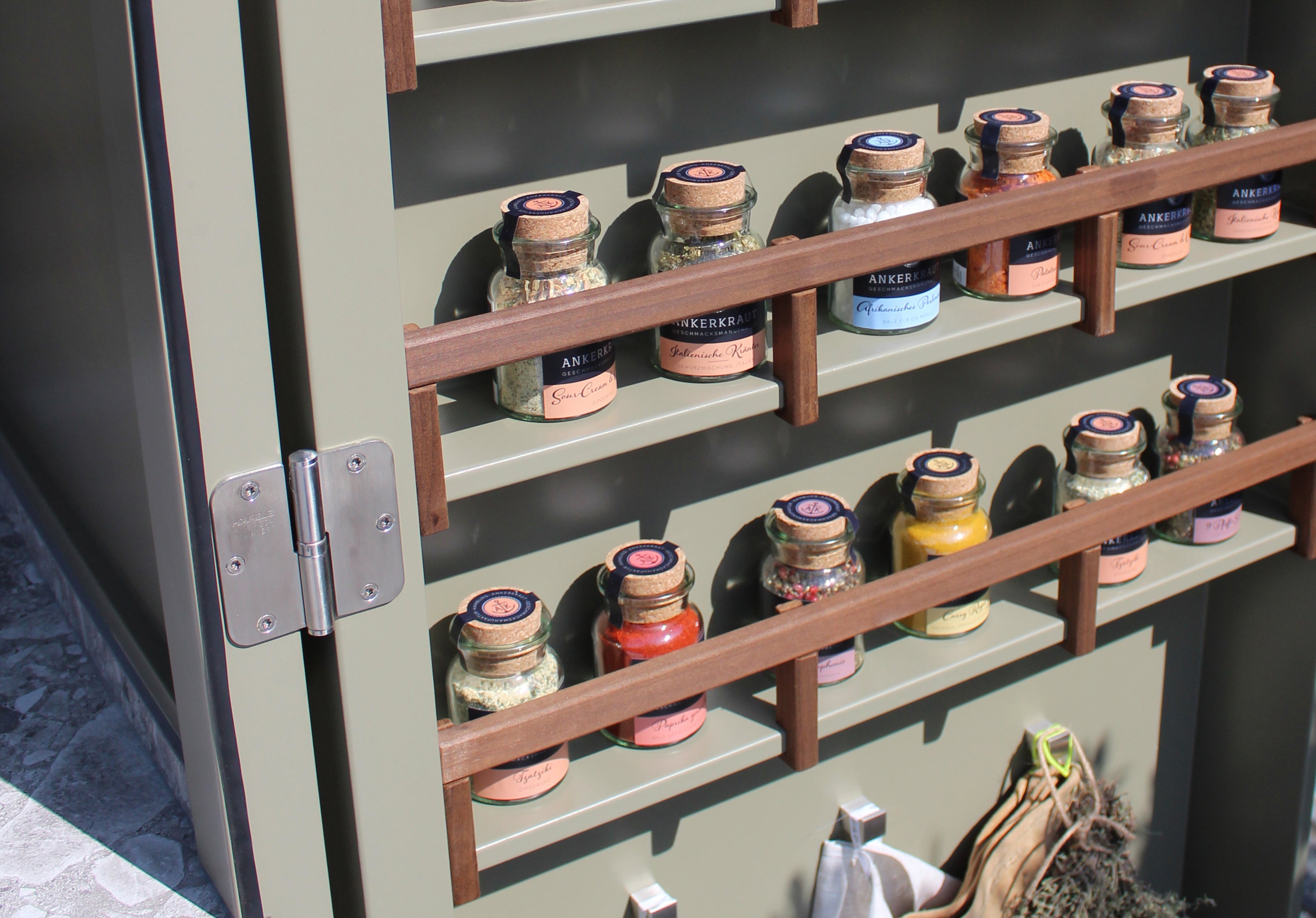 CUBIC Kitchen In A Cupboard