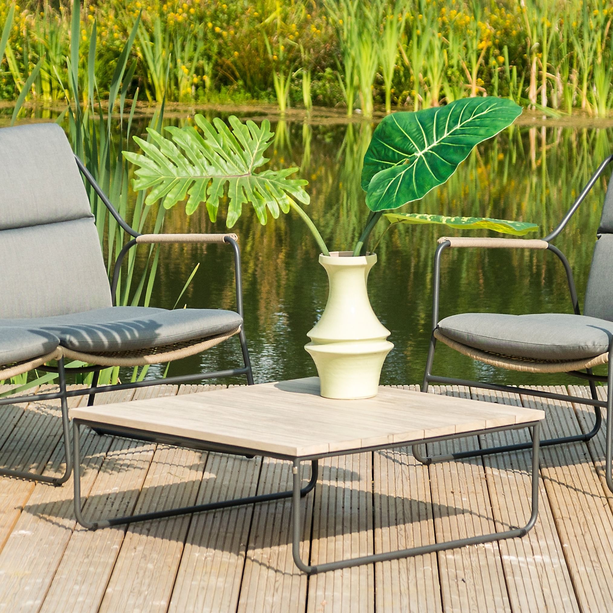 4 Seasons Outdoor Scandic Living Chairs with Axel Coffee Table