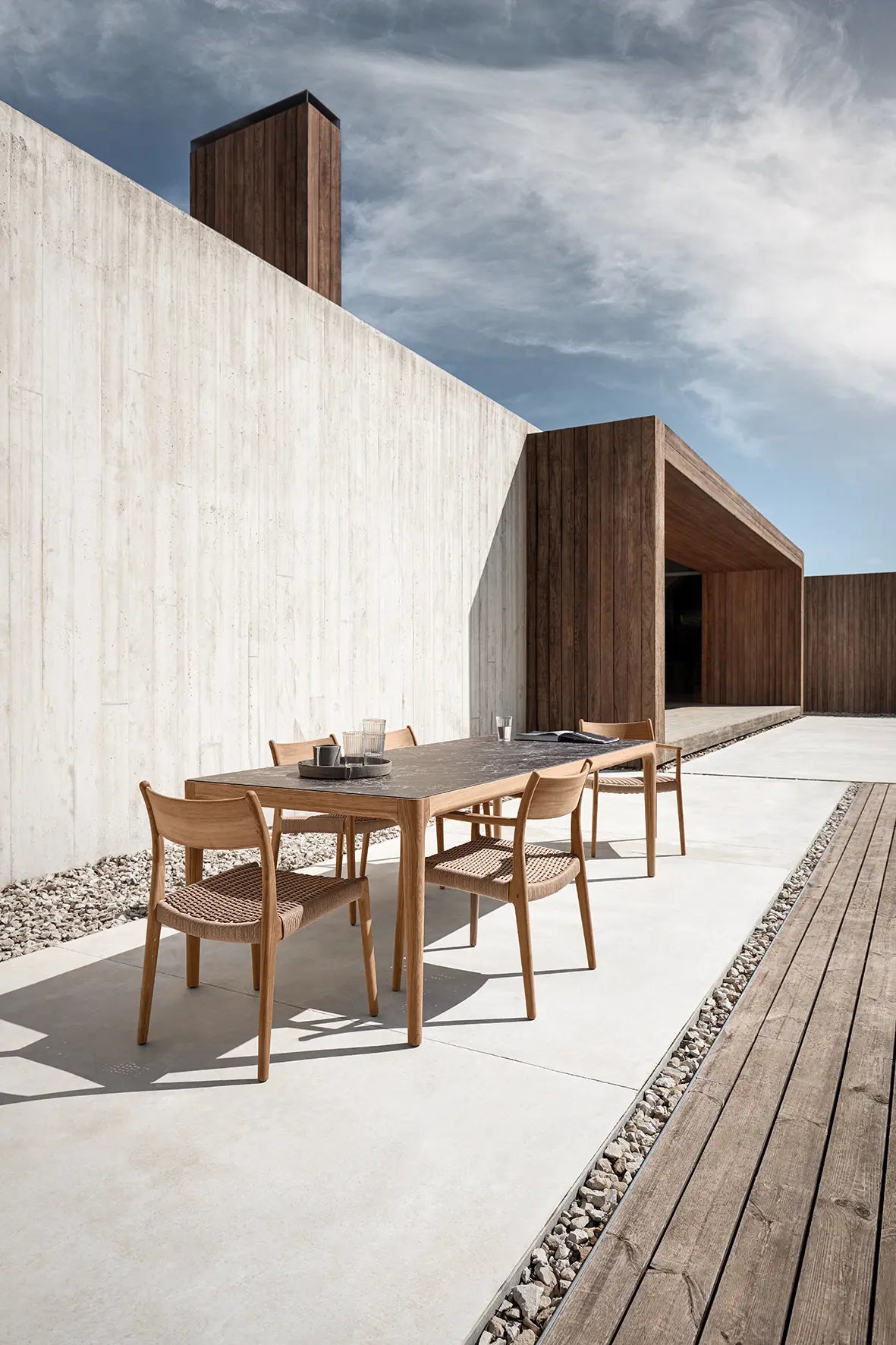 Gloster Lima Dining Table