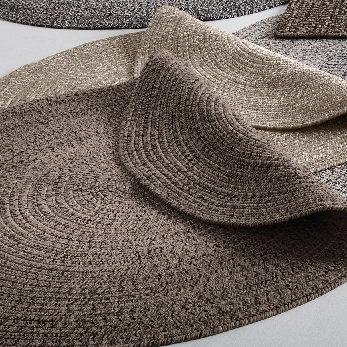 Gloster 220cm Round Rug