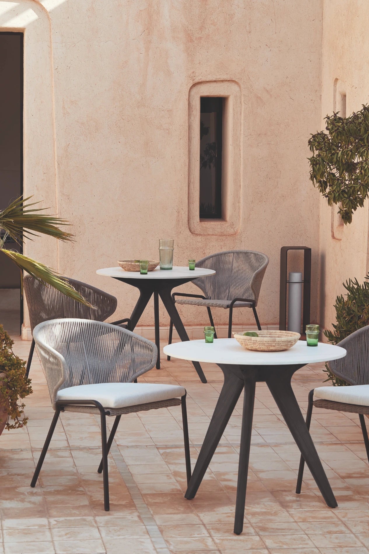 Manutti Torsa Bistro Table Round Ø80 × 73h cm