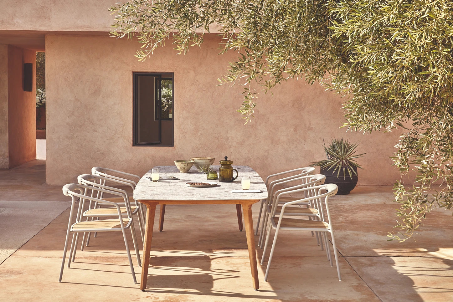 Manutti Torsa Dining Table 264 × 118 × 73h cm