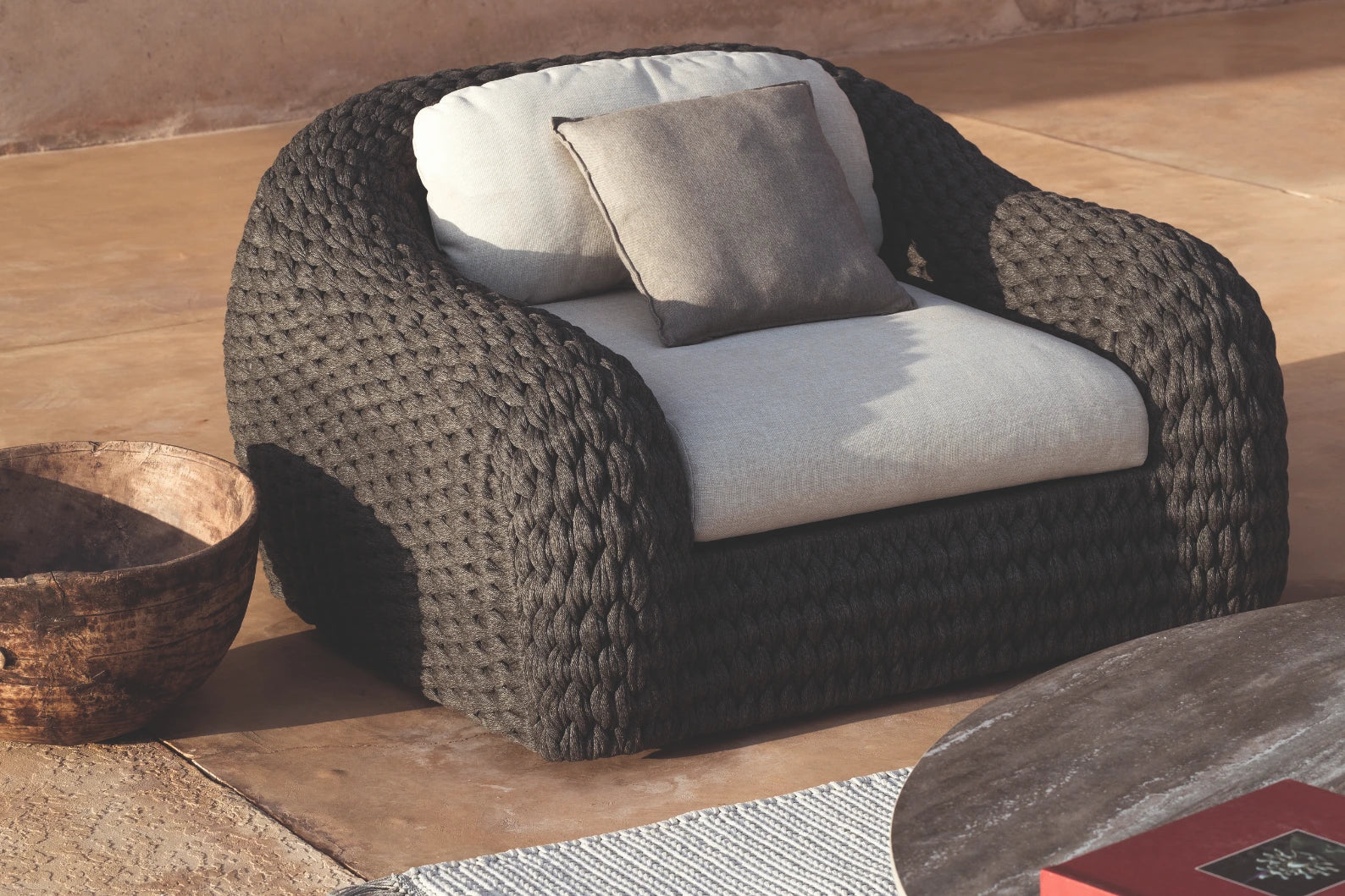 Manutti Torsa Coffee Table Round Ø148 × 30h cm