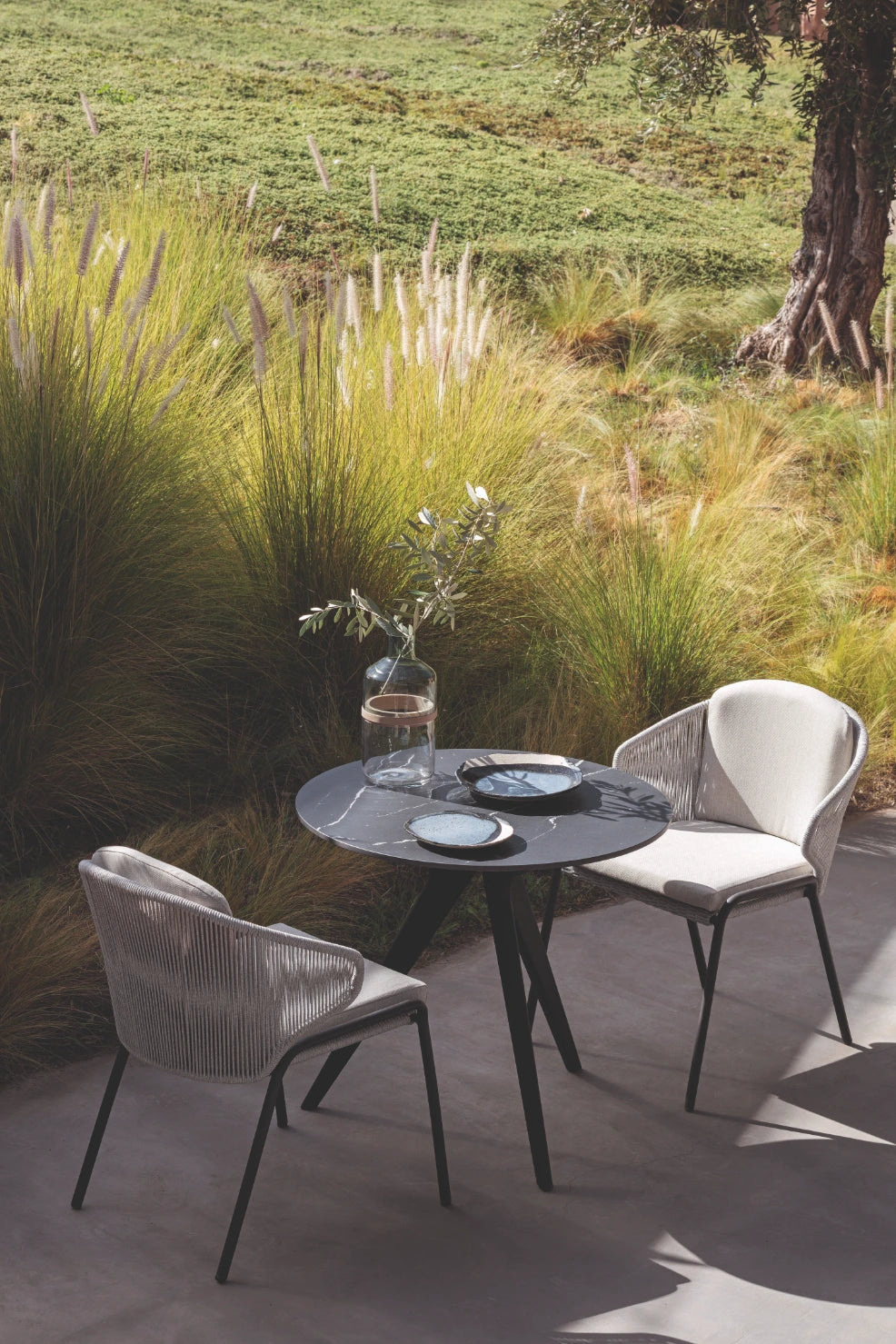 Manutti Torsa Dining Table Round Ø100 × 73h cm