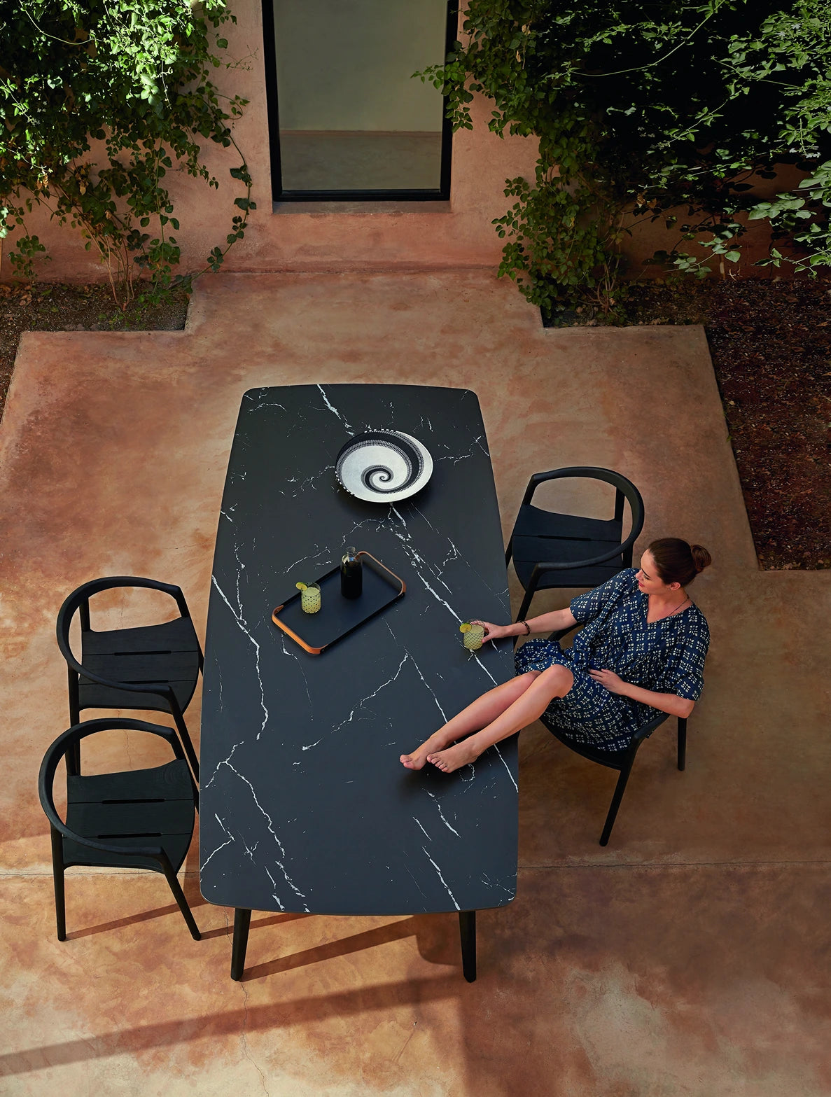 Manutti Torsa Dining Table 264 × 118 × 73h cm