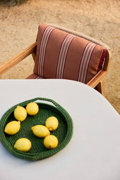 Jardinico Como | Round and Organic Dining Tables