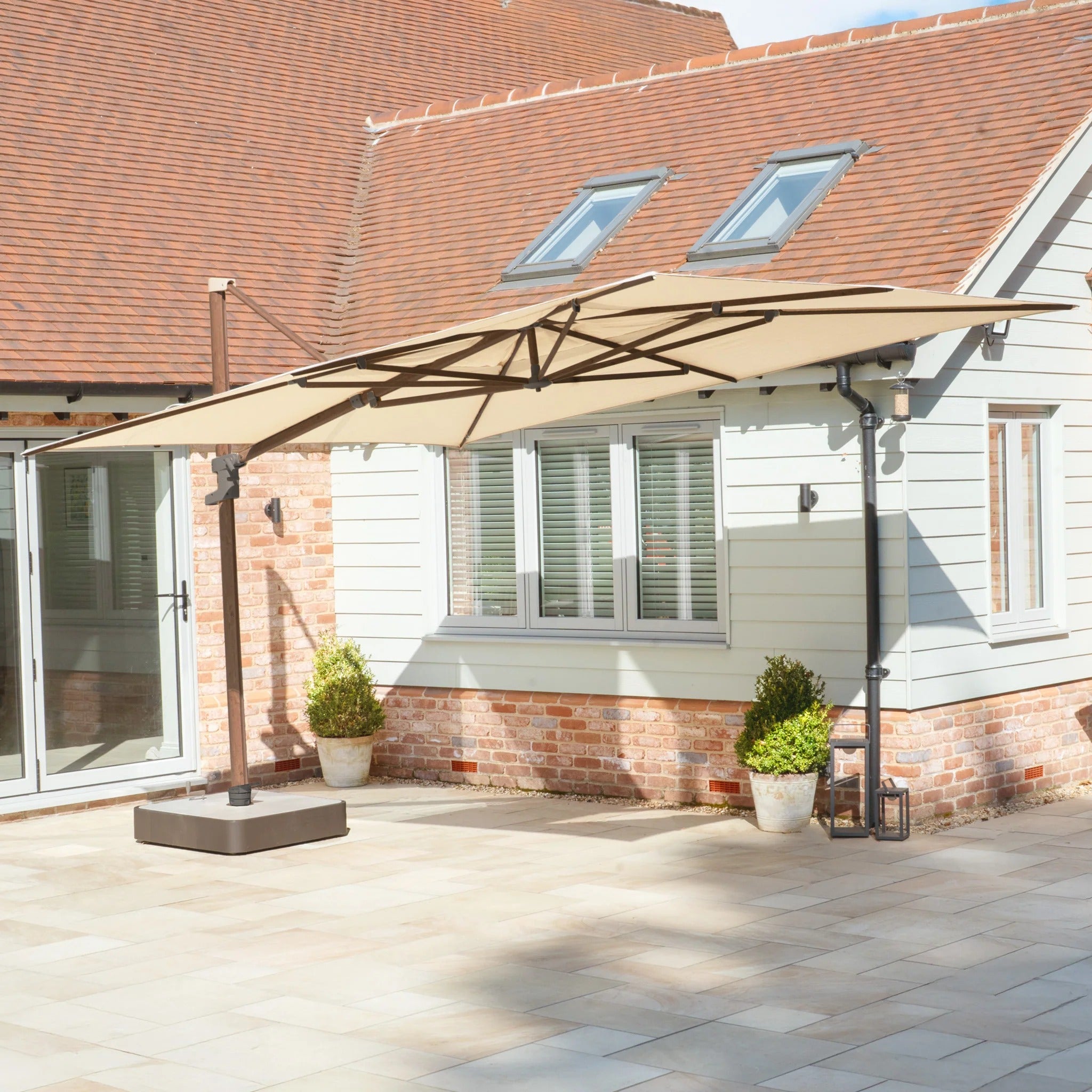 4 Seasons Outdoor Finca 4m x 3m Cantilever Parasol