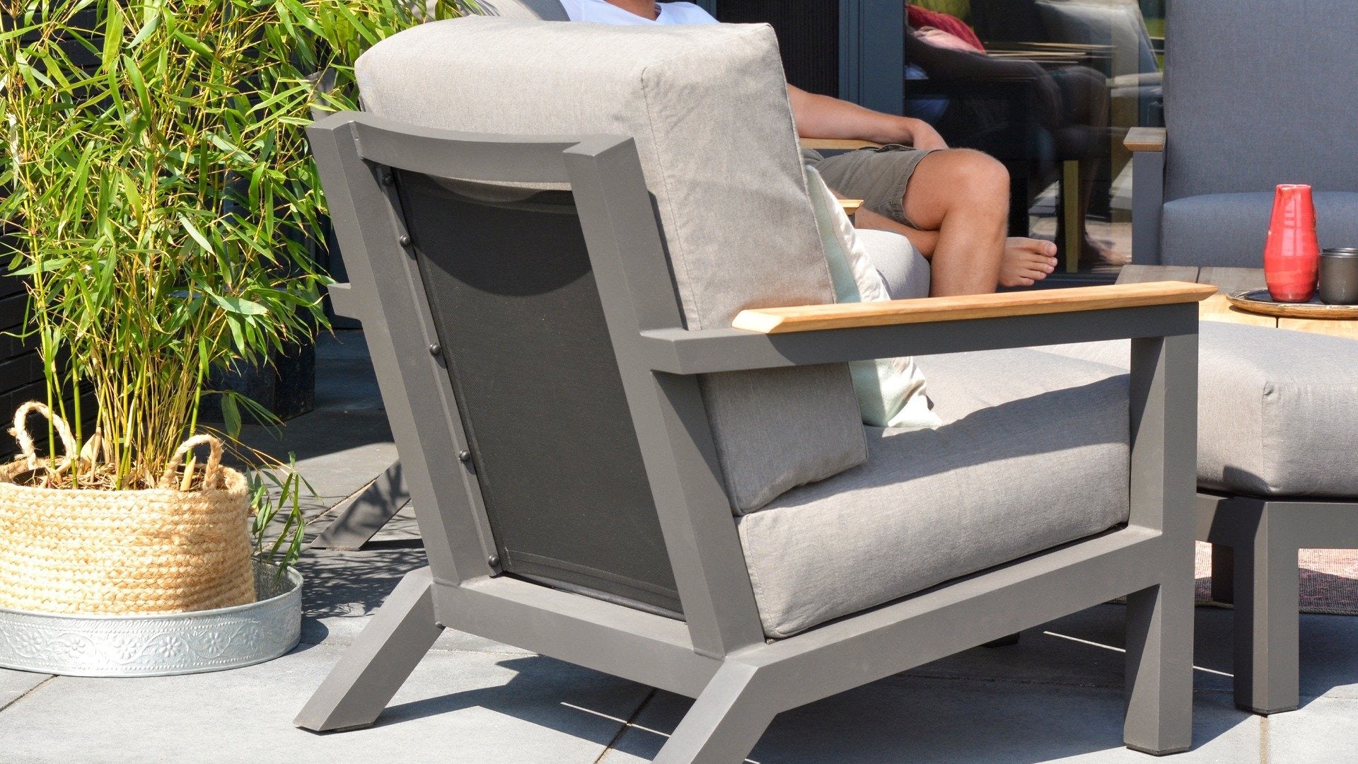 4 Seasons Outdoor Capitol Living Chair