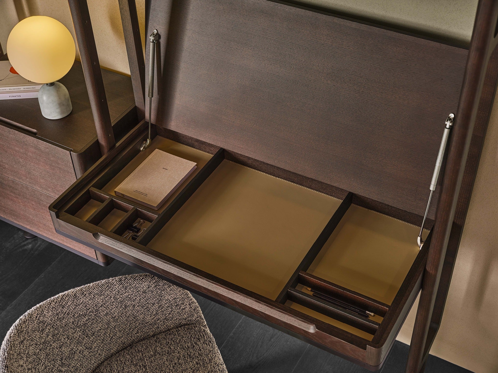 Porada Aria Bookcase