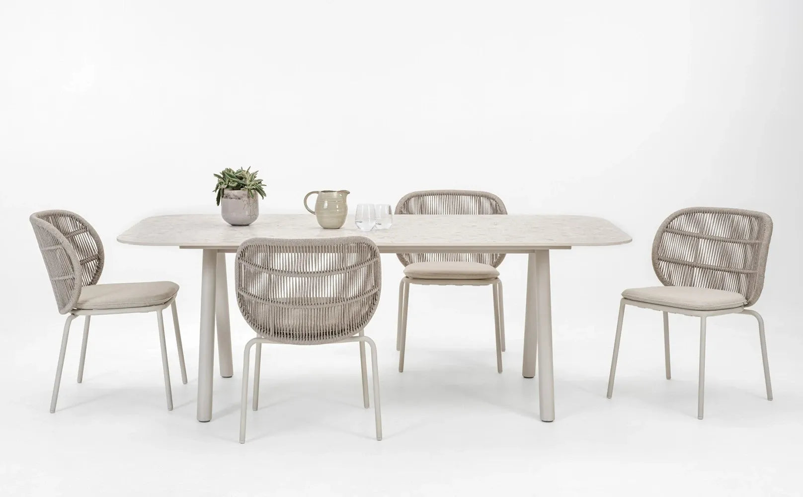 Vincent Sheppard Kodo dining table