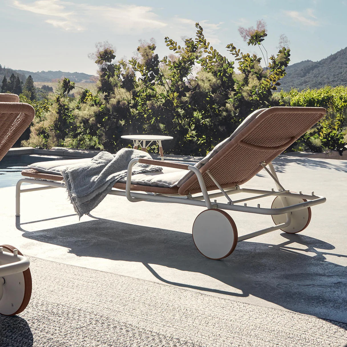 Gloster Fresco Sunlounger