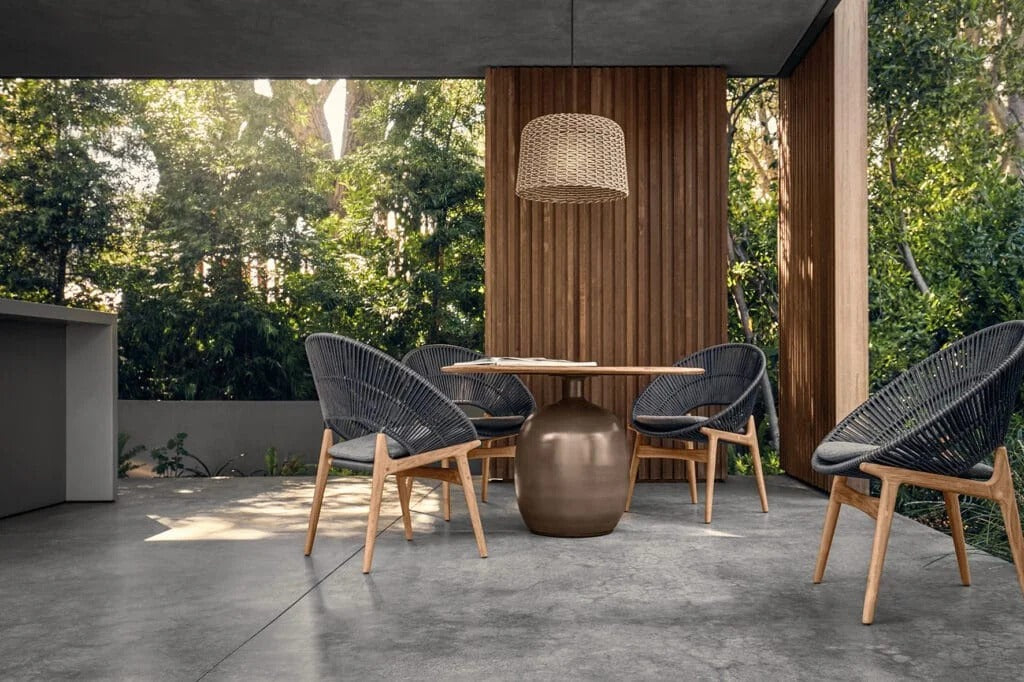 Gloster Kasha Round Dining Tables