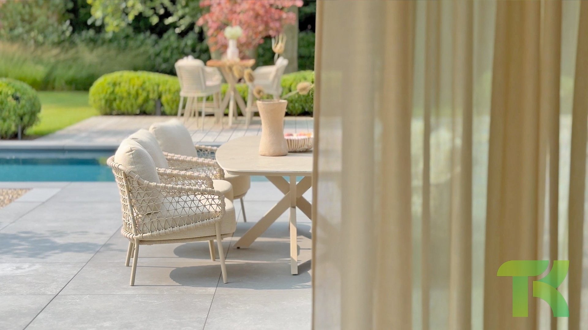 4 Seasons Outdoor Sardinia Low Dining 6 Seat With Nevada Dining Table