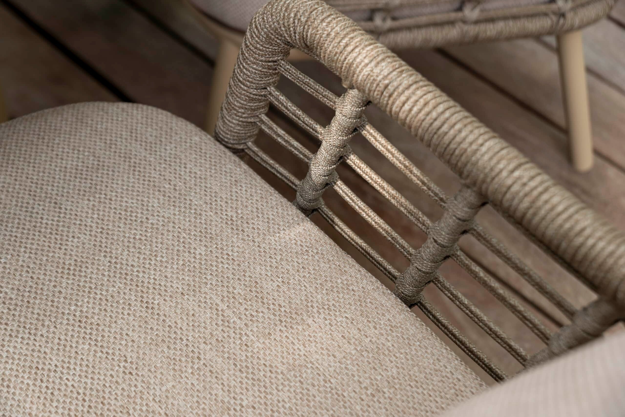 4 Seasons Outdoor Puglia Low Dining chair Latte with 2 cushions