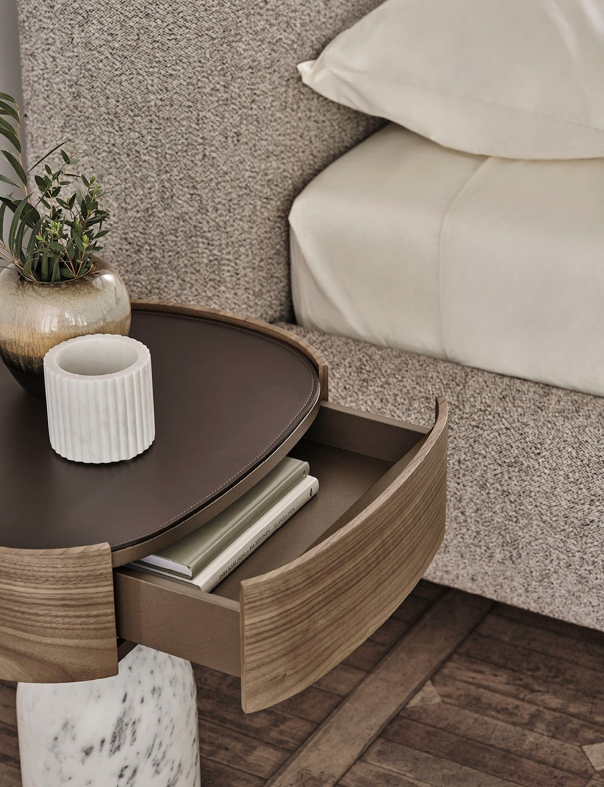 Porada Ekero Nightstand