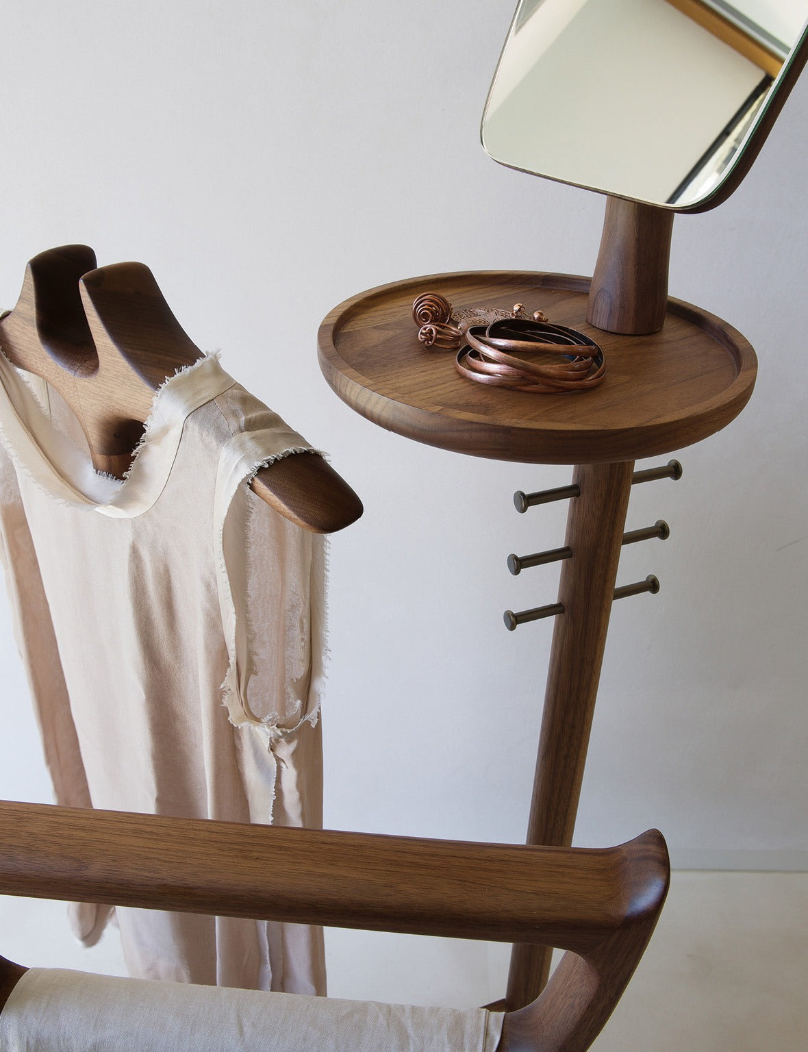 Porada Sam Modern valet stand