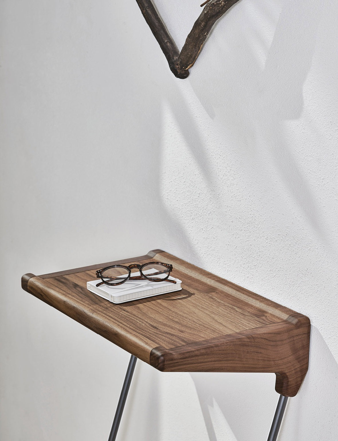 Porada Maori Free-Standing Console