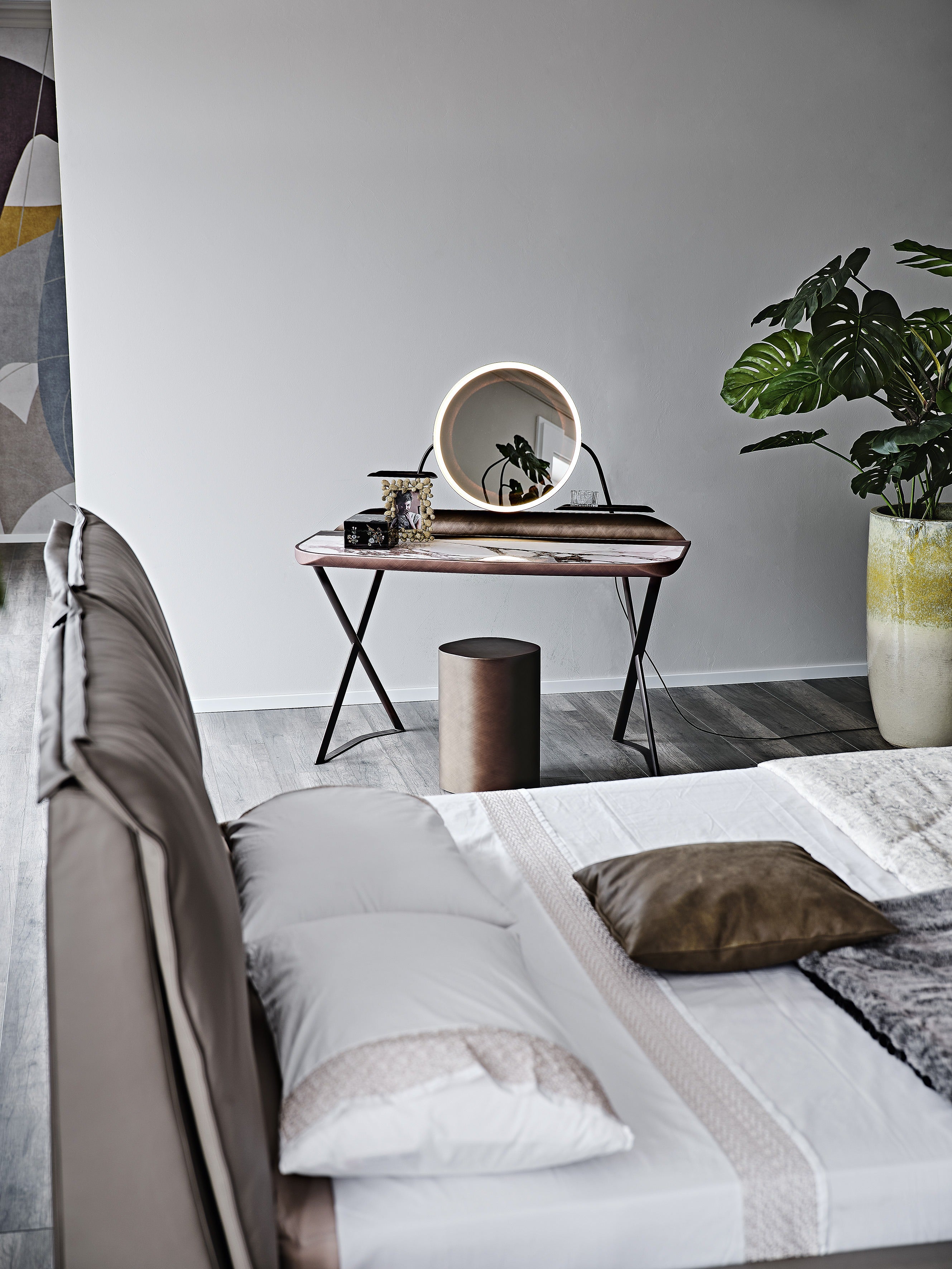 Cattelan Italia Cocoon Trousse Keramik Desk With Titanium embossed Frame