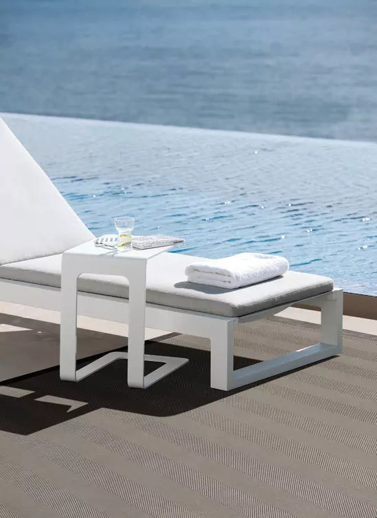 Manutti Lina Open Side Table 44 × 32 × 45h cm