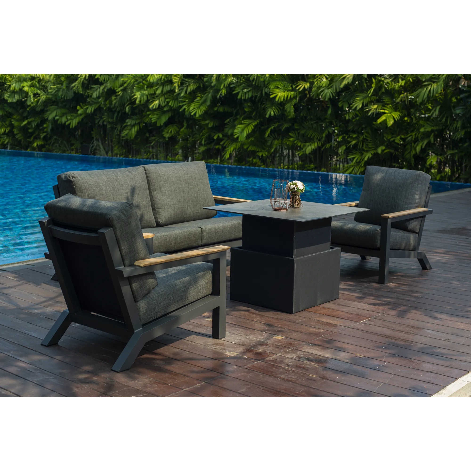 4 Seasons Outdoor Capitol Living Chair