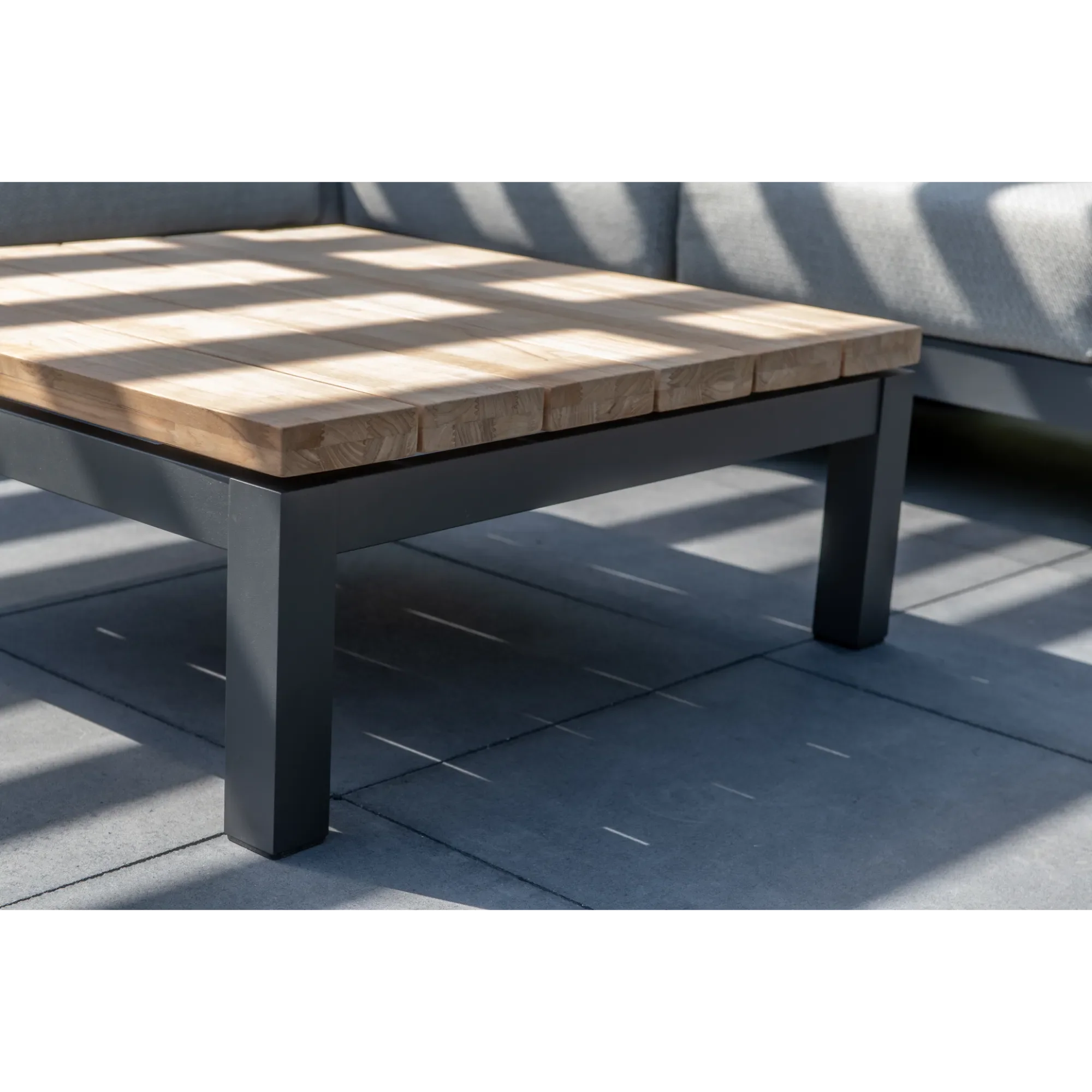 4 Seasons Outdoor Capitol Coffee Table 90 X 90 X 35 Cm.